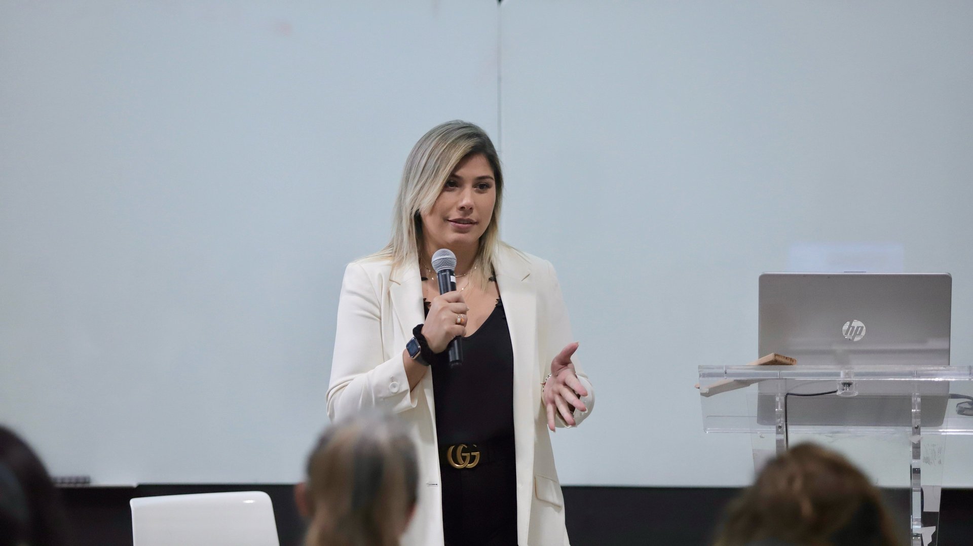 black and white bed linen