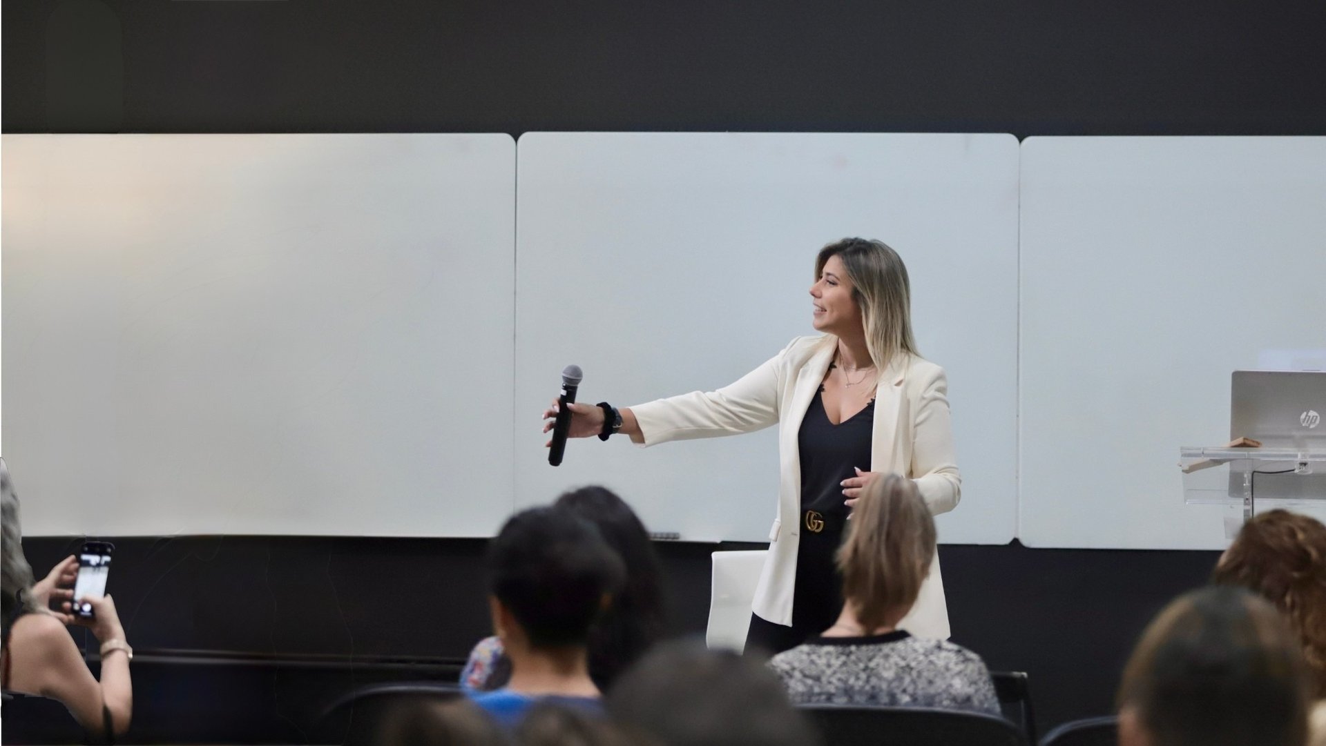 black and white bed linen