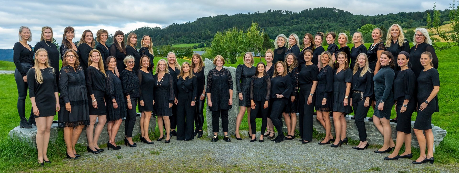 black and white bed linen