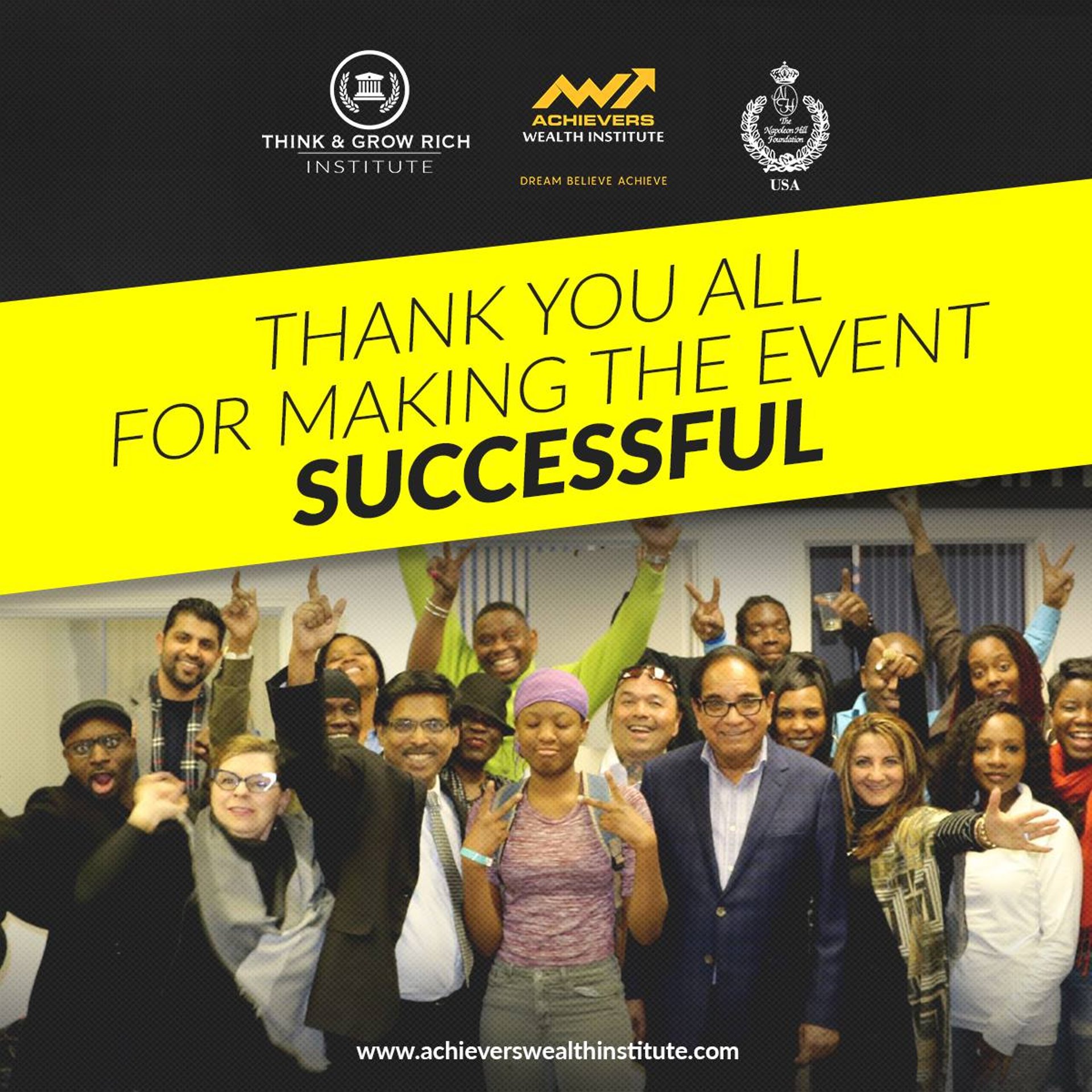 gray computer monitor