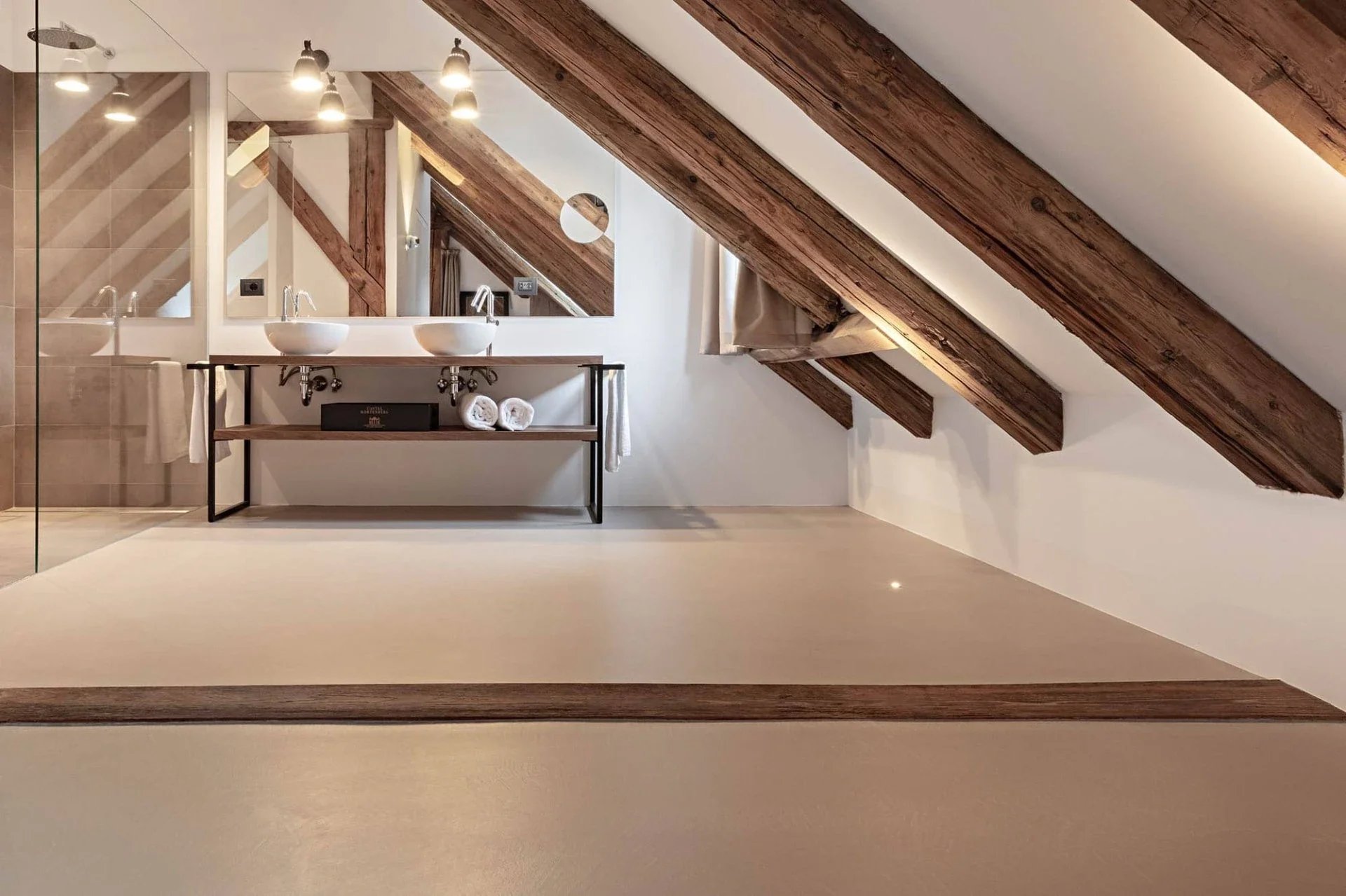 black and white bed linen