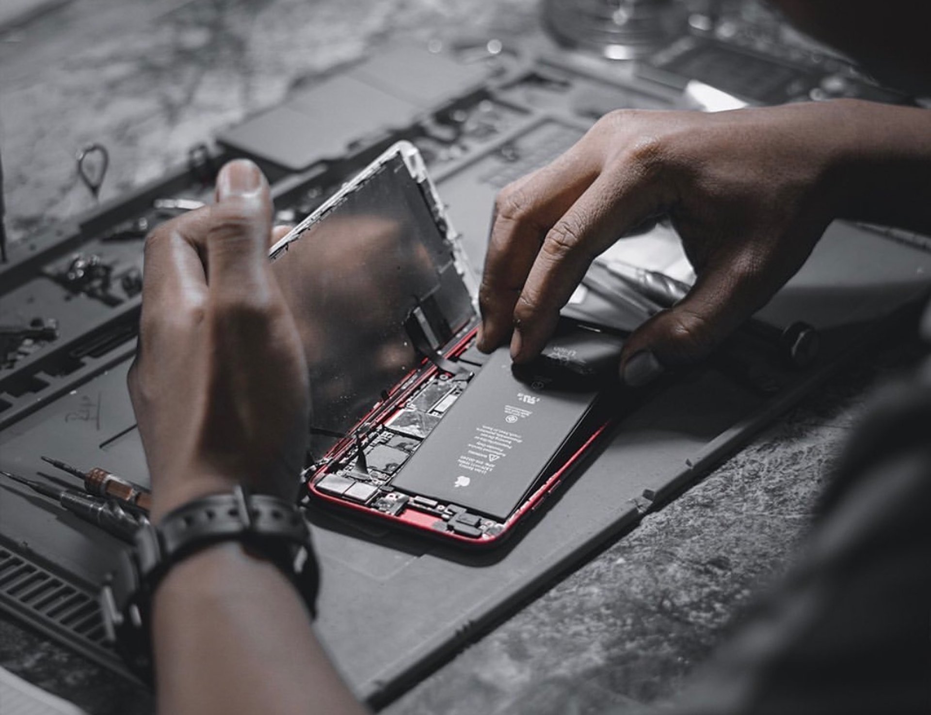 gray computer monitor