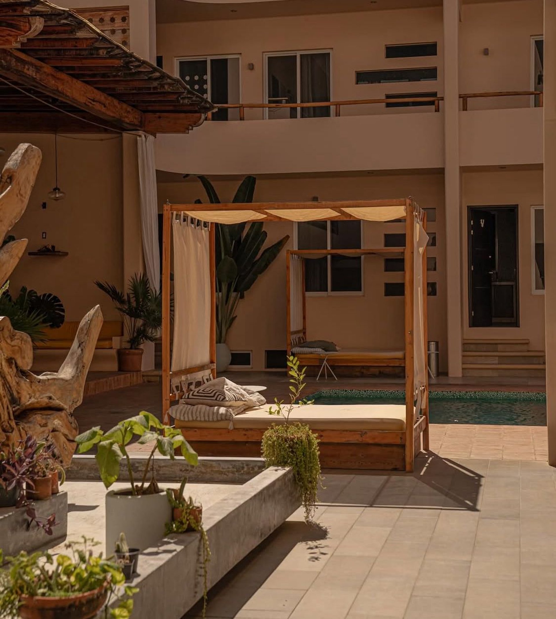 black and white bed linen