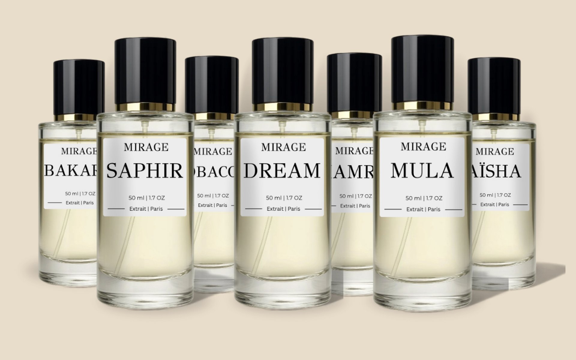 Multiples bouteilles de parfums Mirage alignées horizontalement