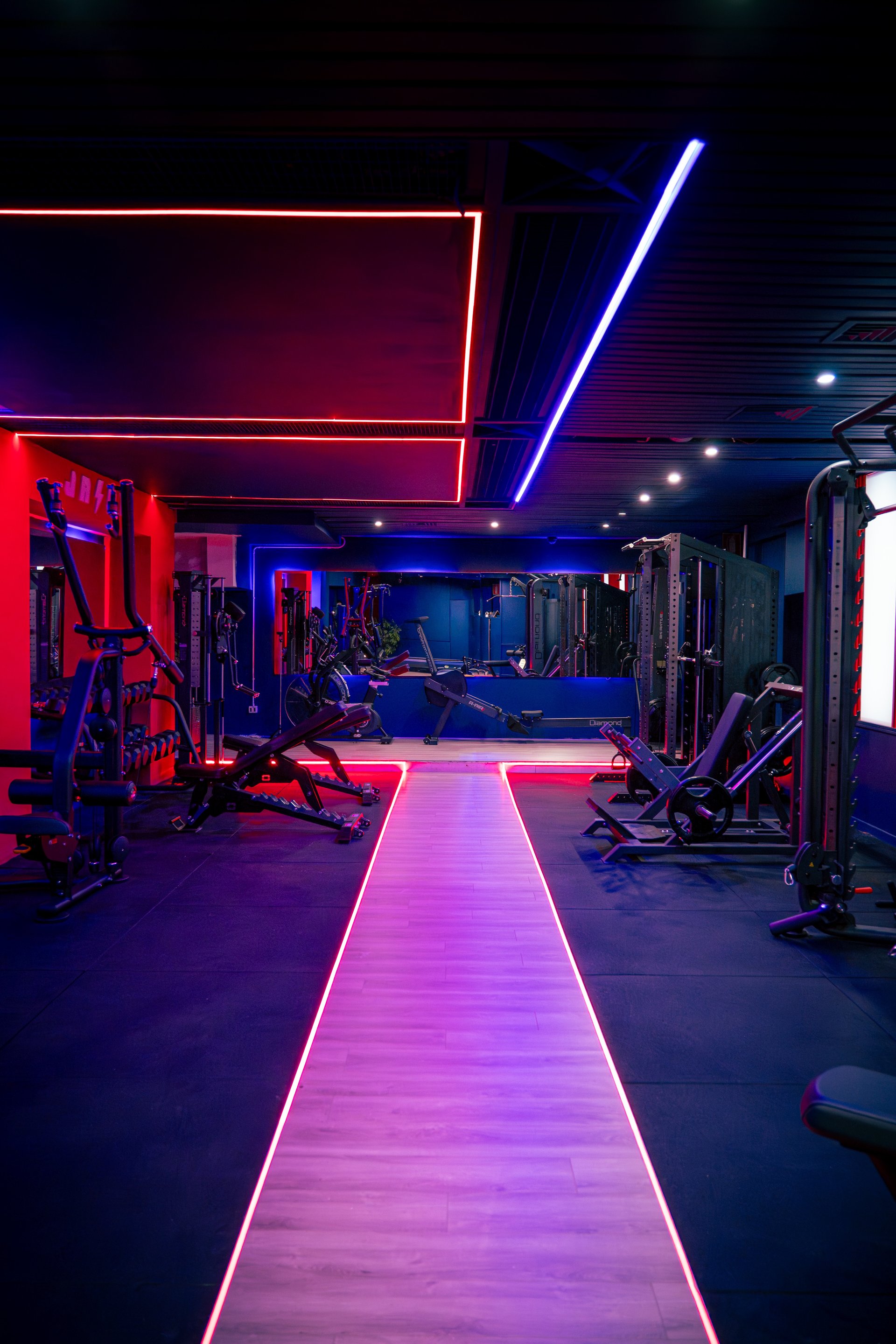 gray computer monitor