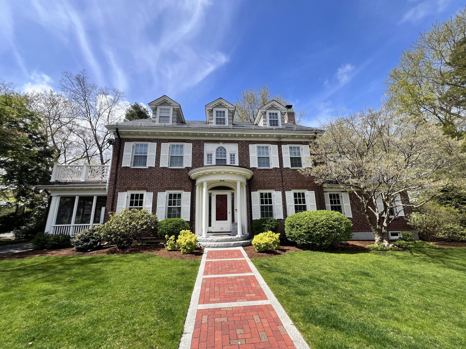 black and white bed linen