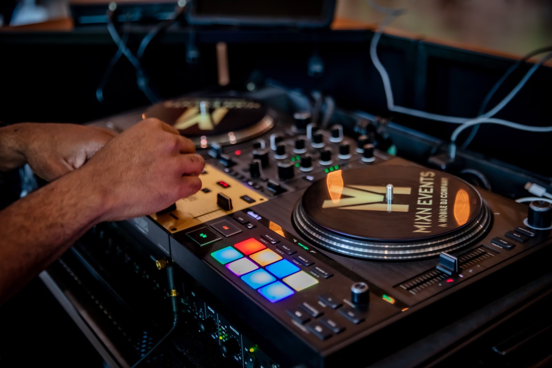 Professional DJ setup with Hercules T7