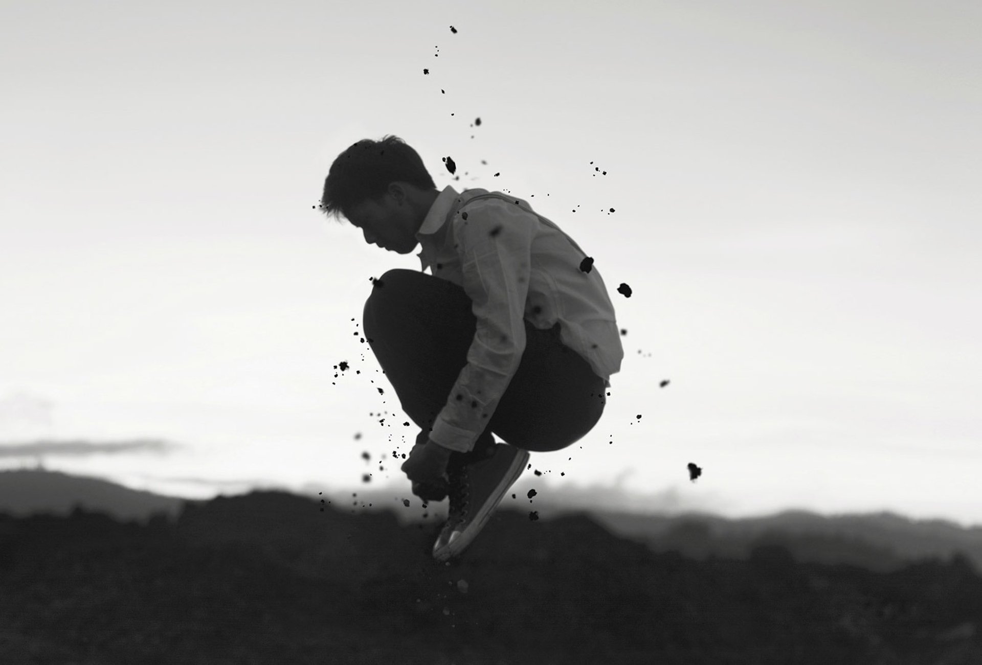 black and white bed linen