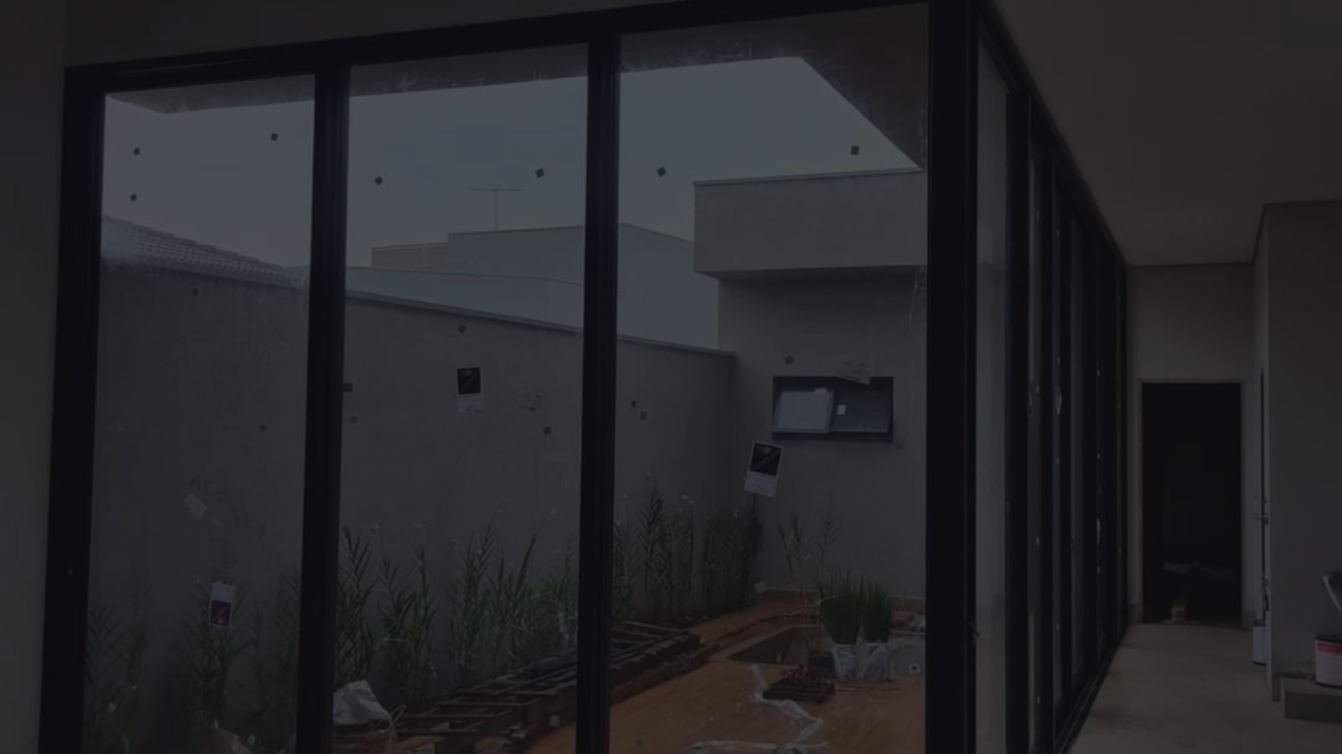 black and white bed linen