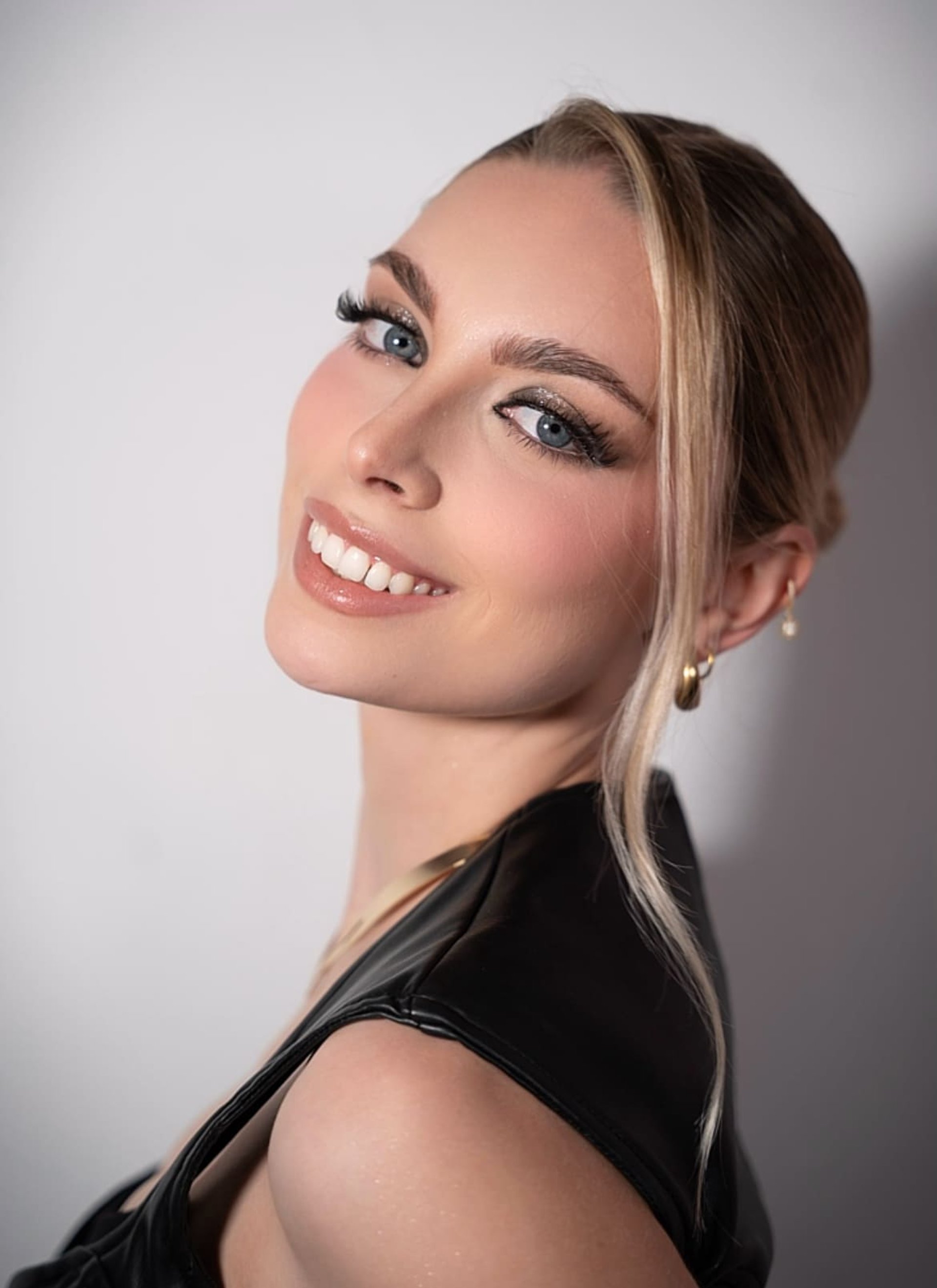 woman in white wedding dress