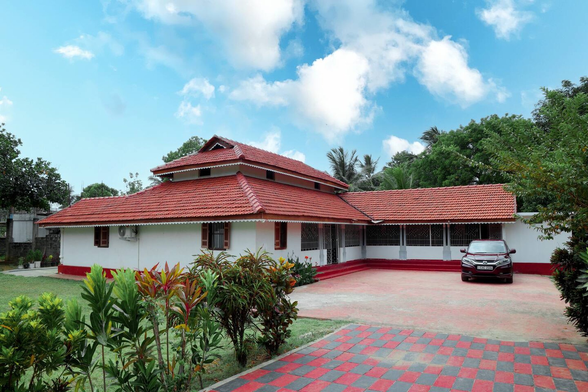 black and white bed linen