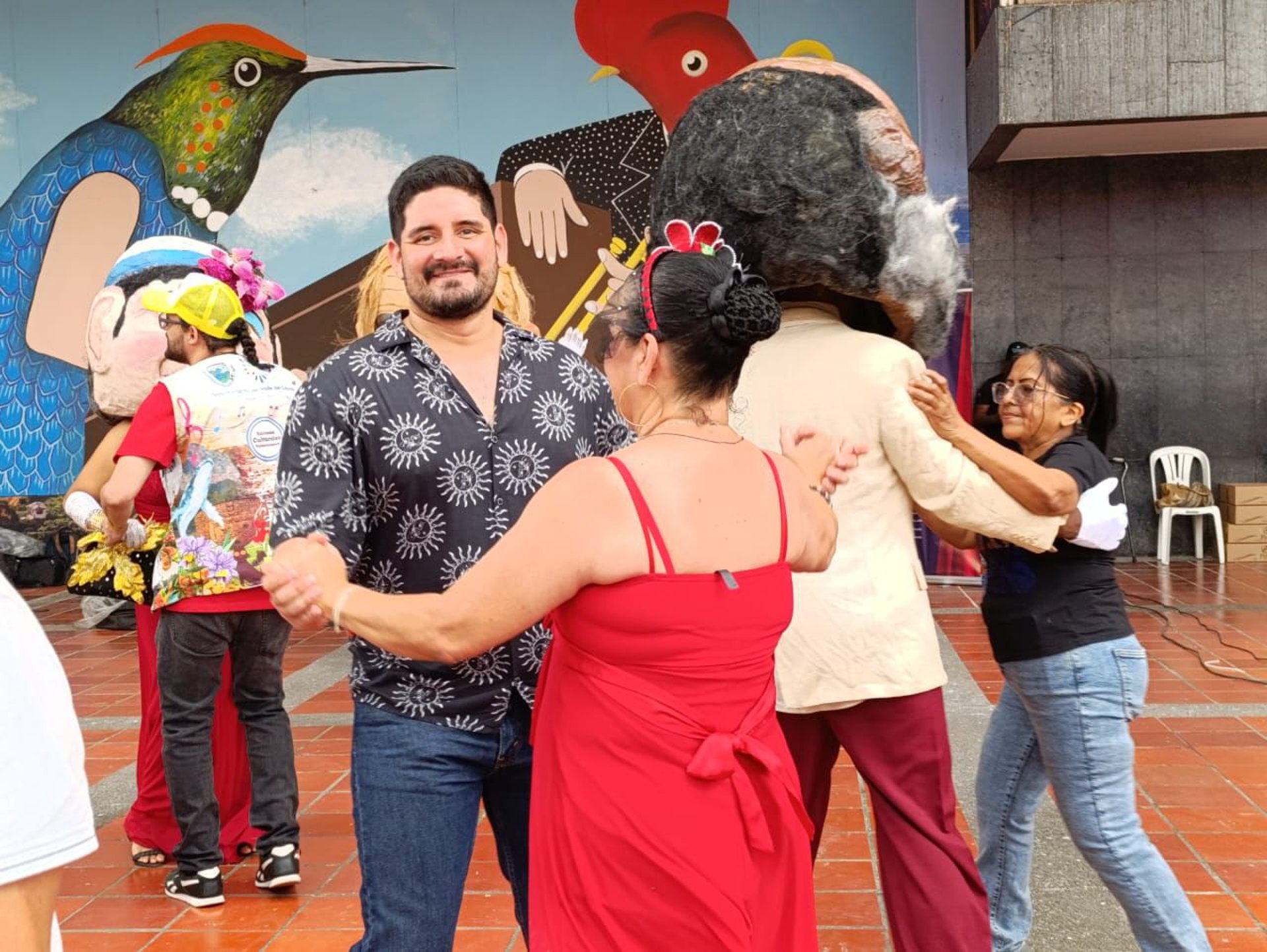 black and white bed linen