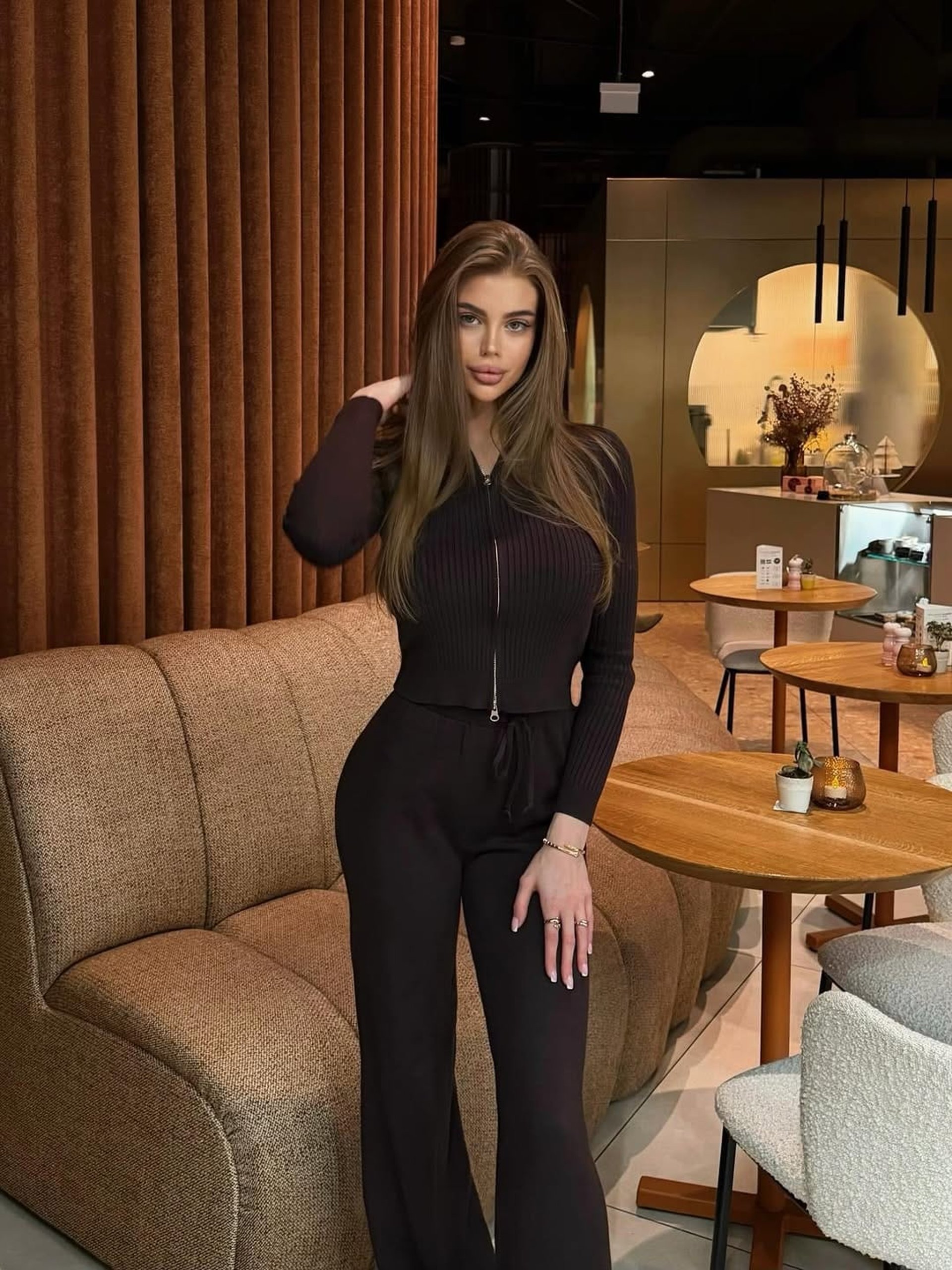 black and white bed linen