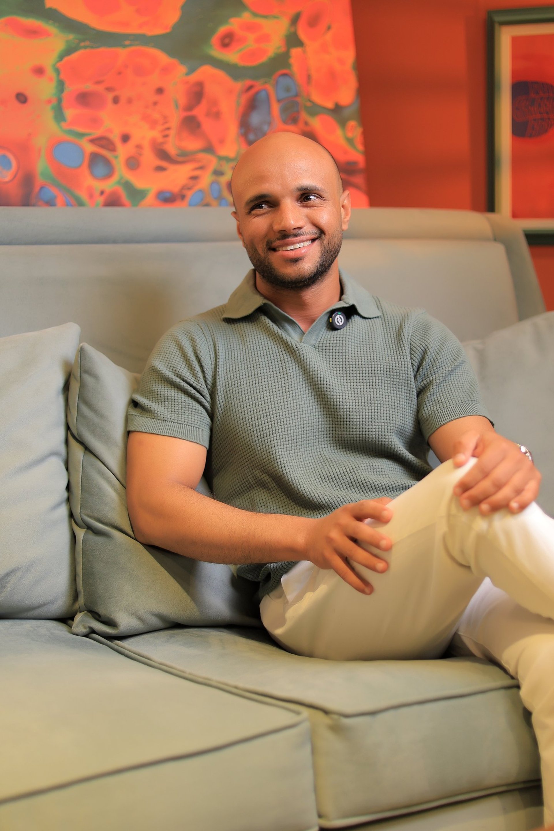 gray computer monitor