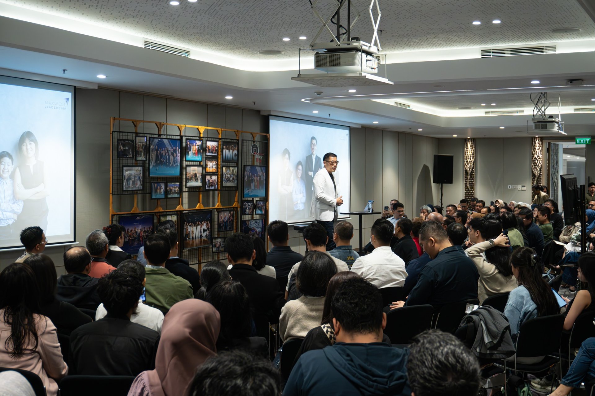 an abstract photo of a curved building with a blue sky in the background