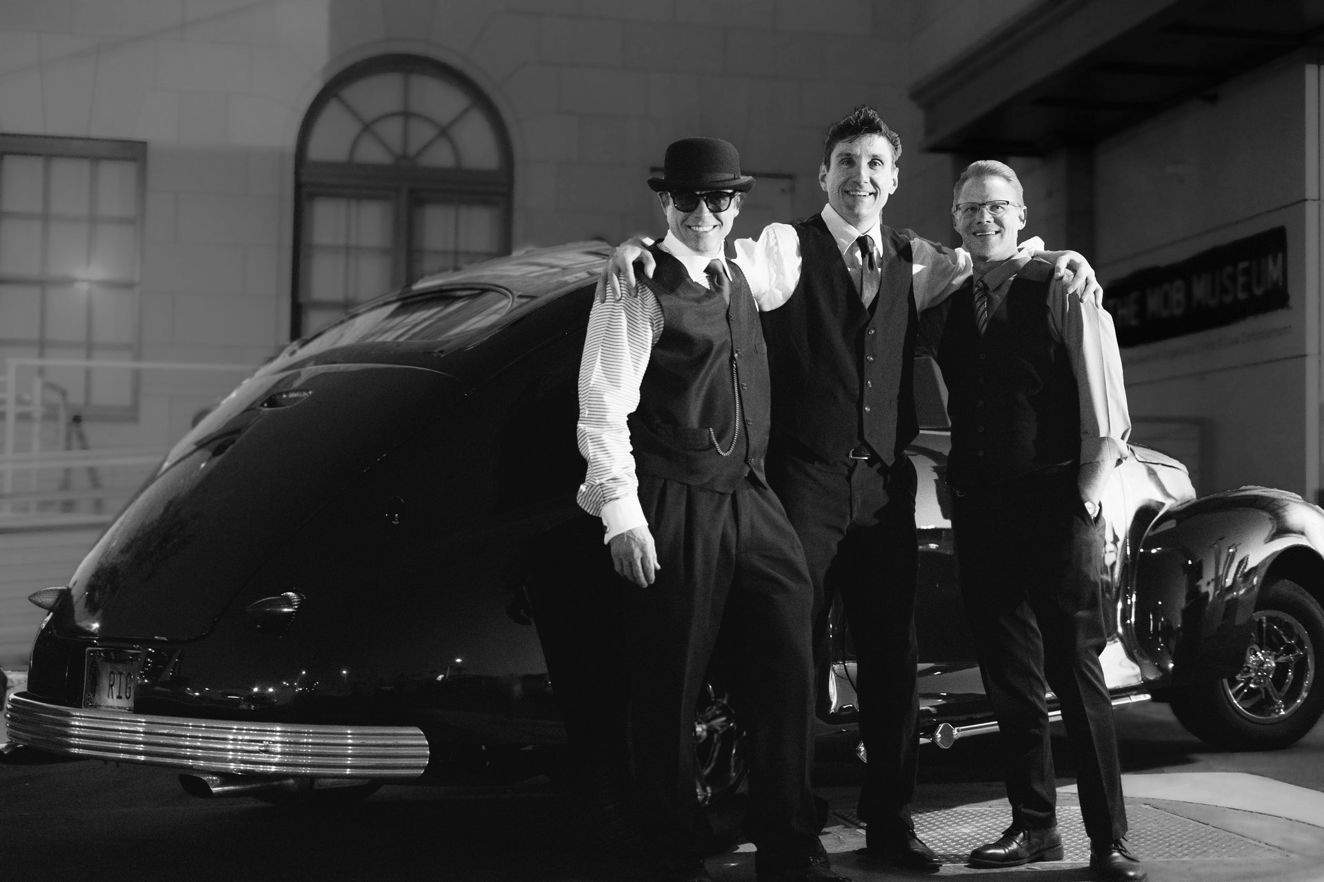 black and white bed linen