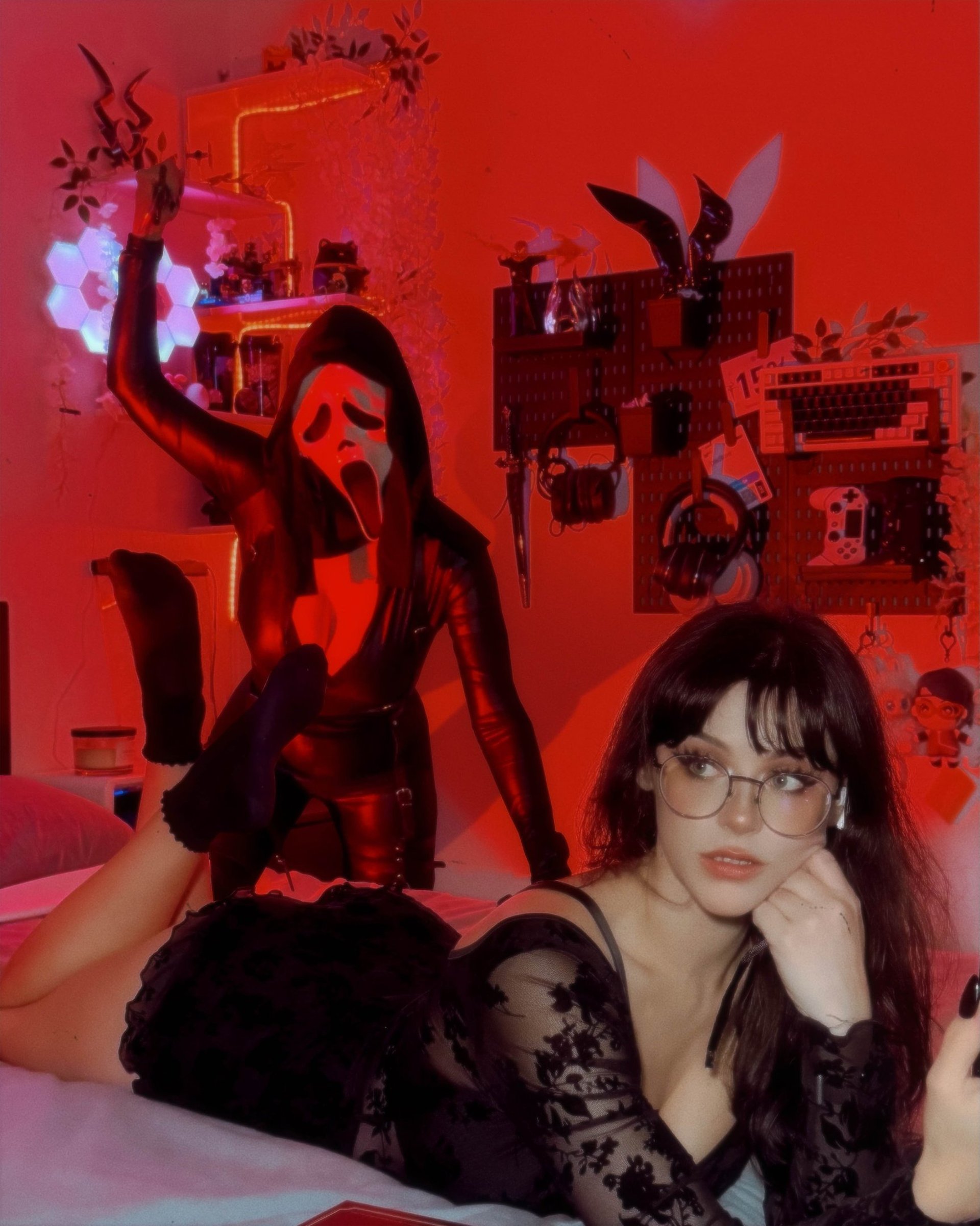 black and white bed linen