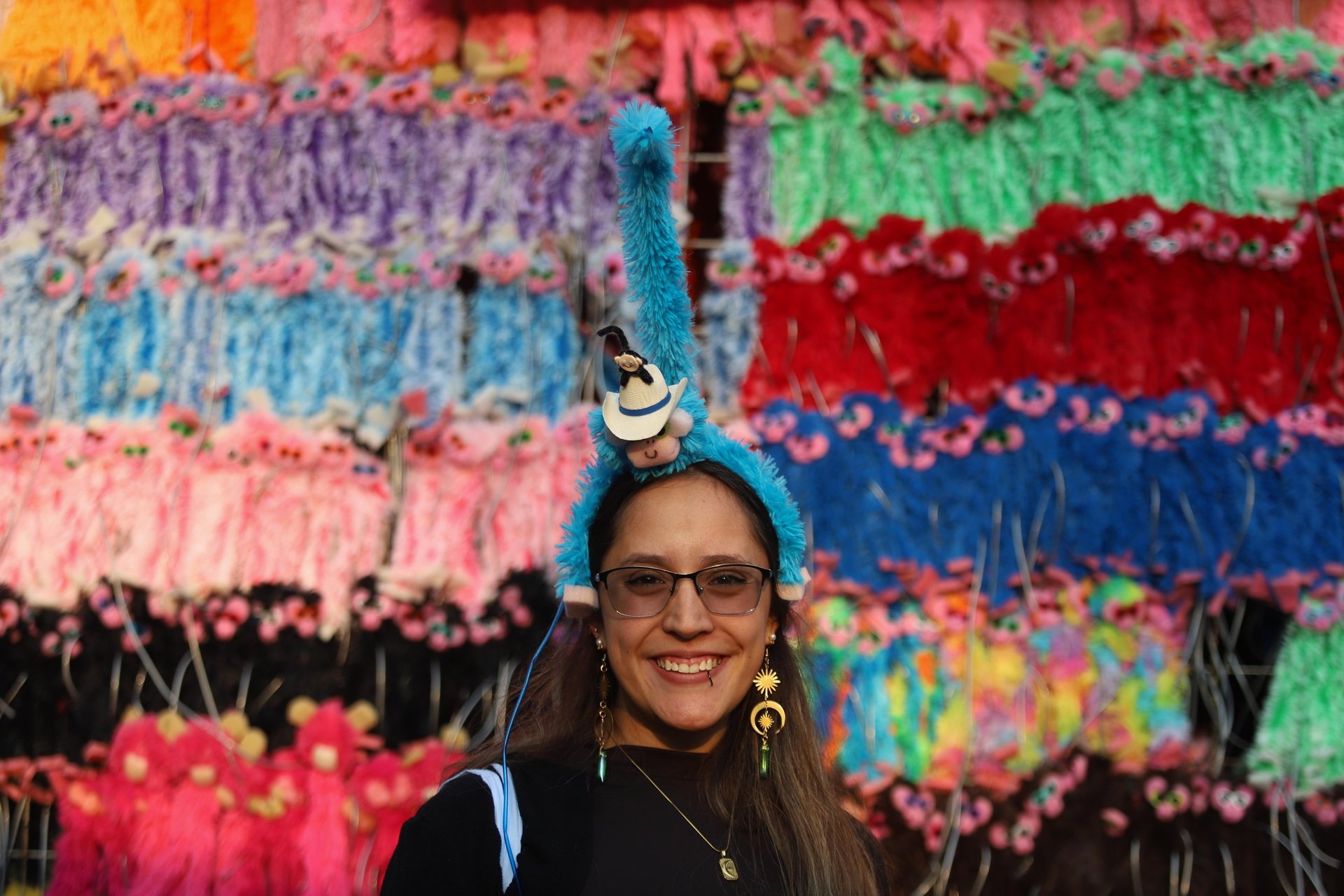 gray computer monitor