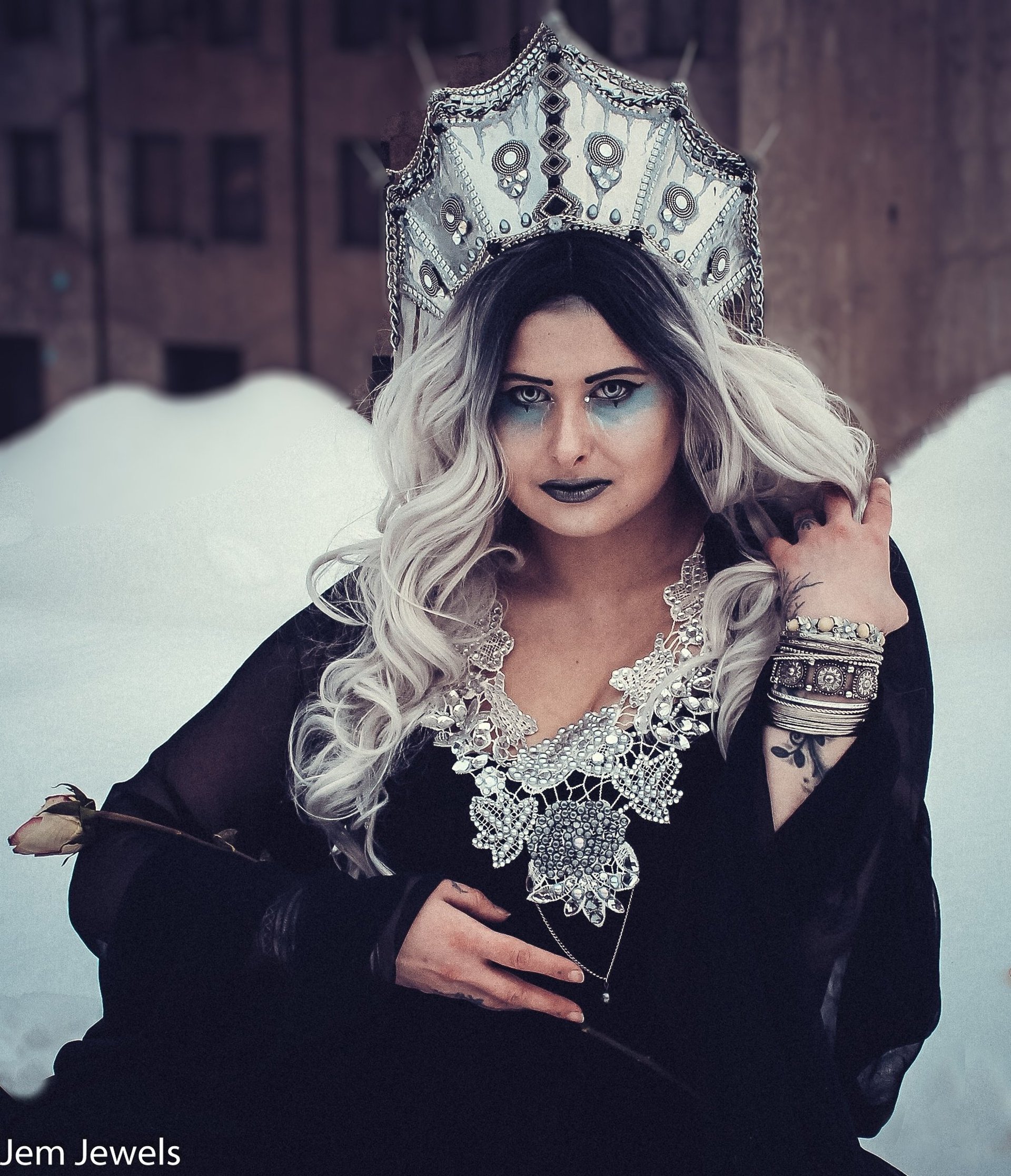 black and white bed linen