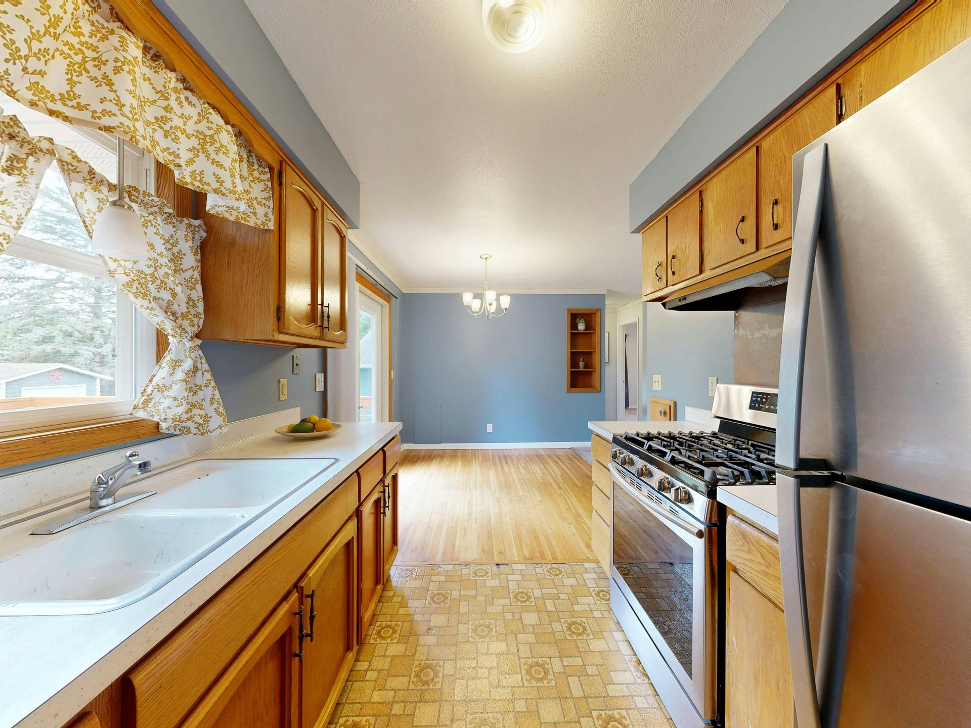 black and white bed linen