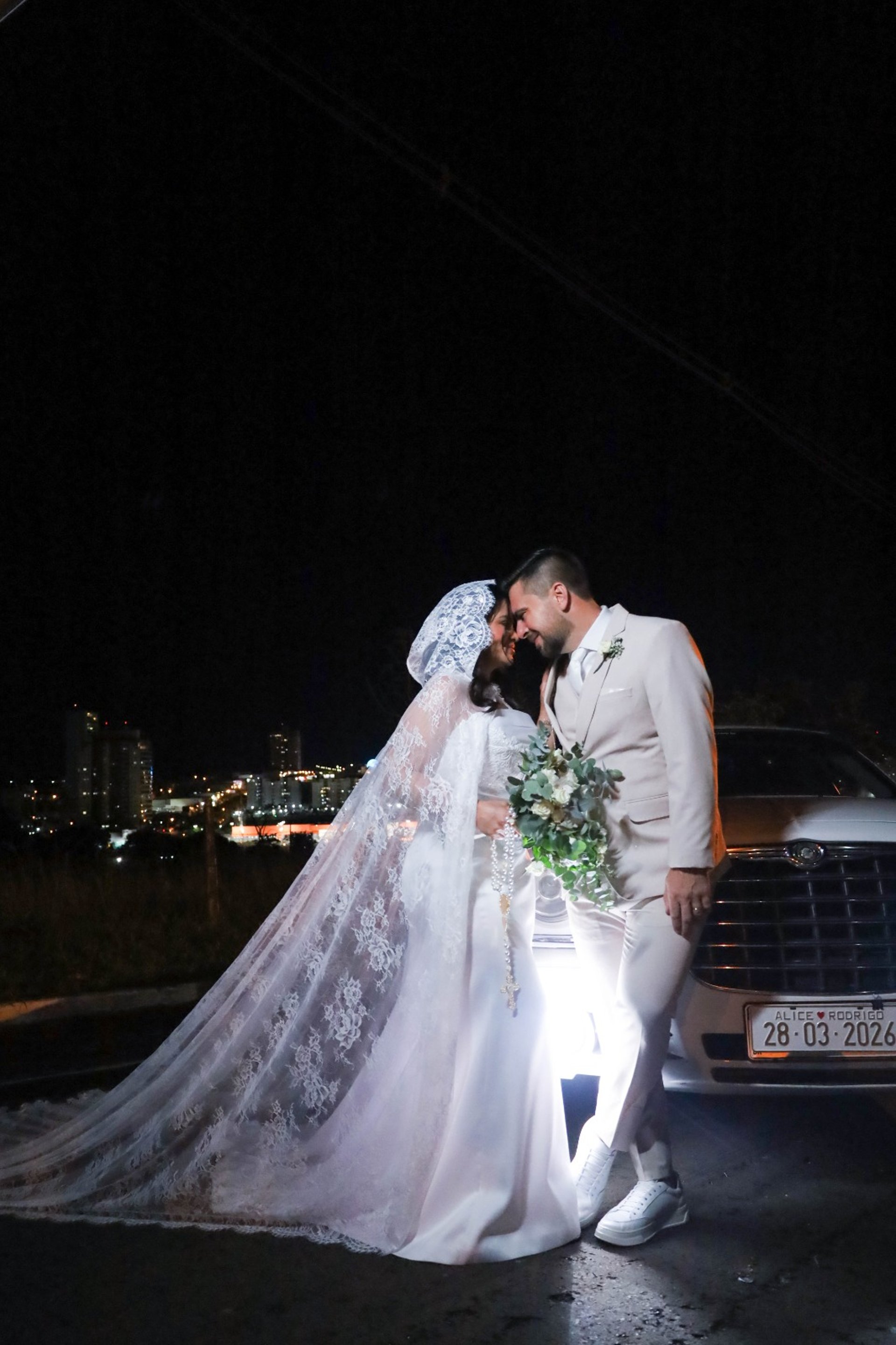 black and white bed linen