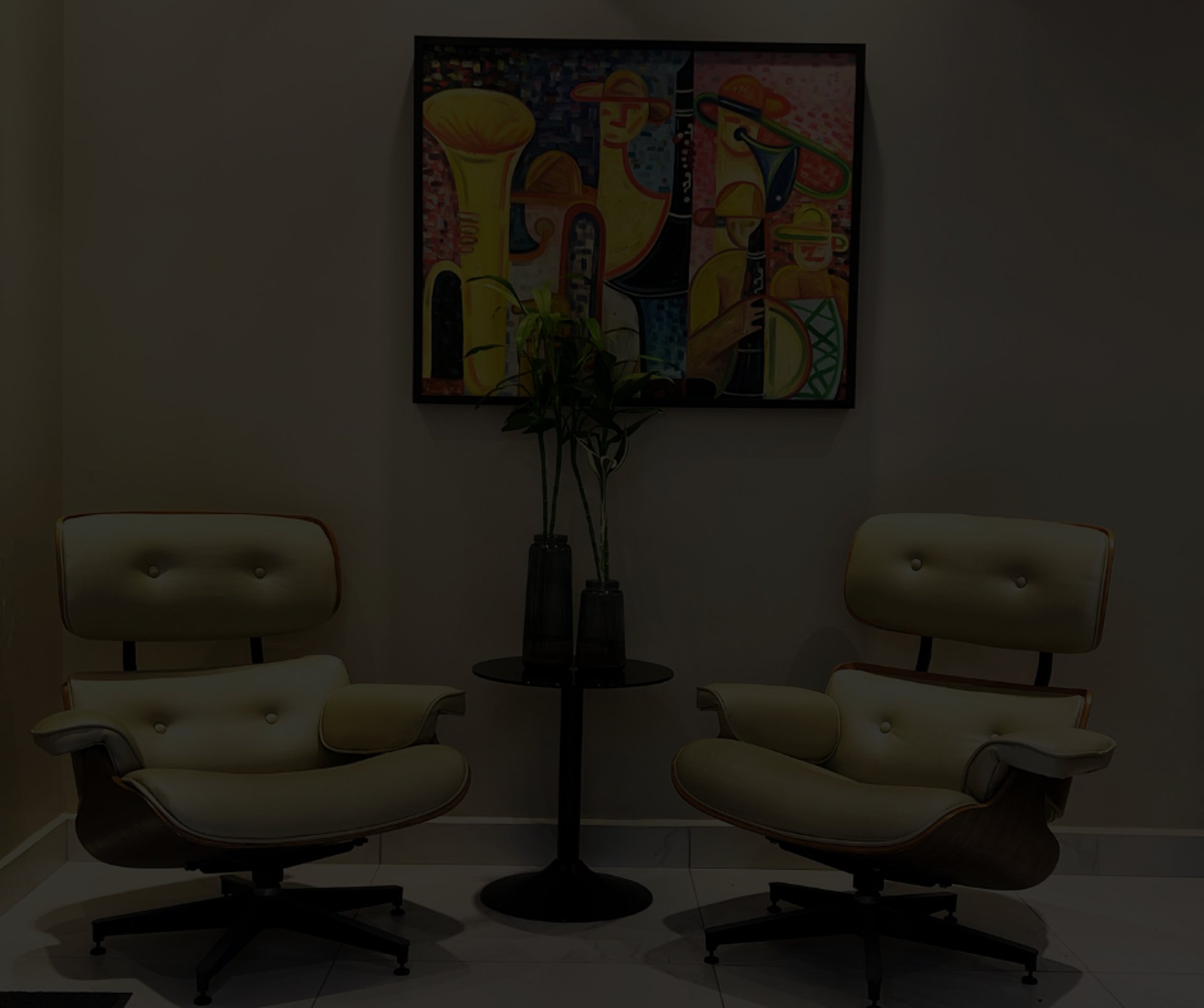 gray computer monitor