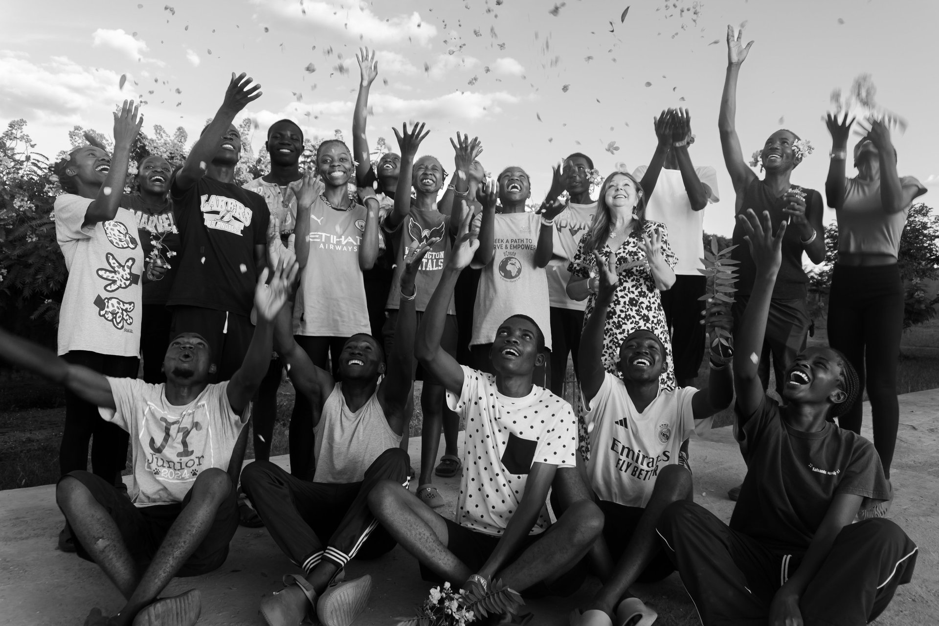 black and white bed linen