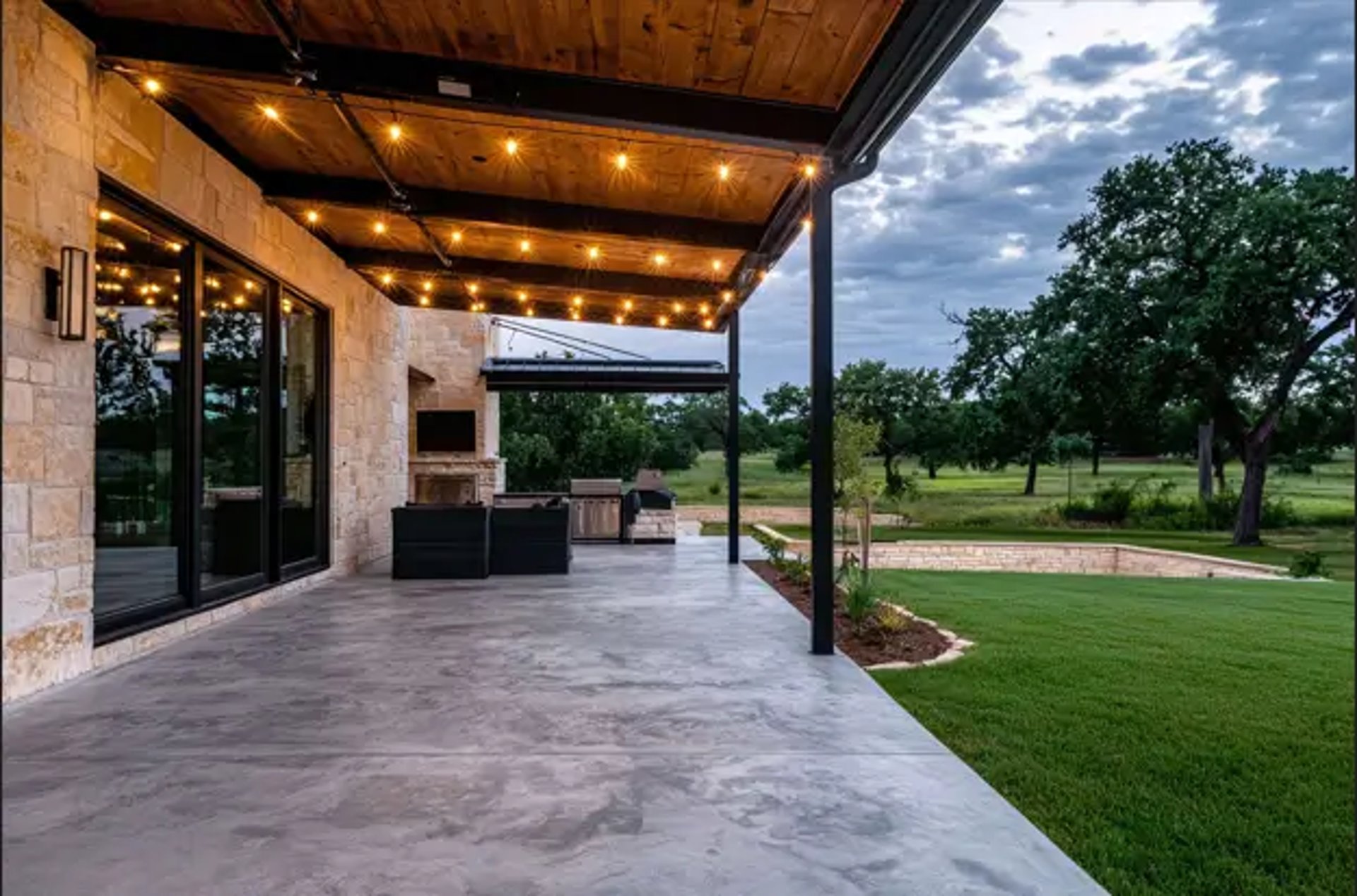 A big concrete patio in Apopka, FL