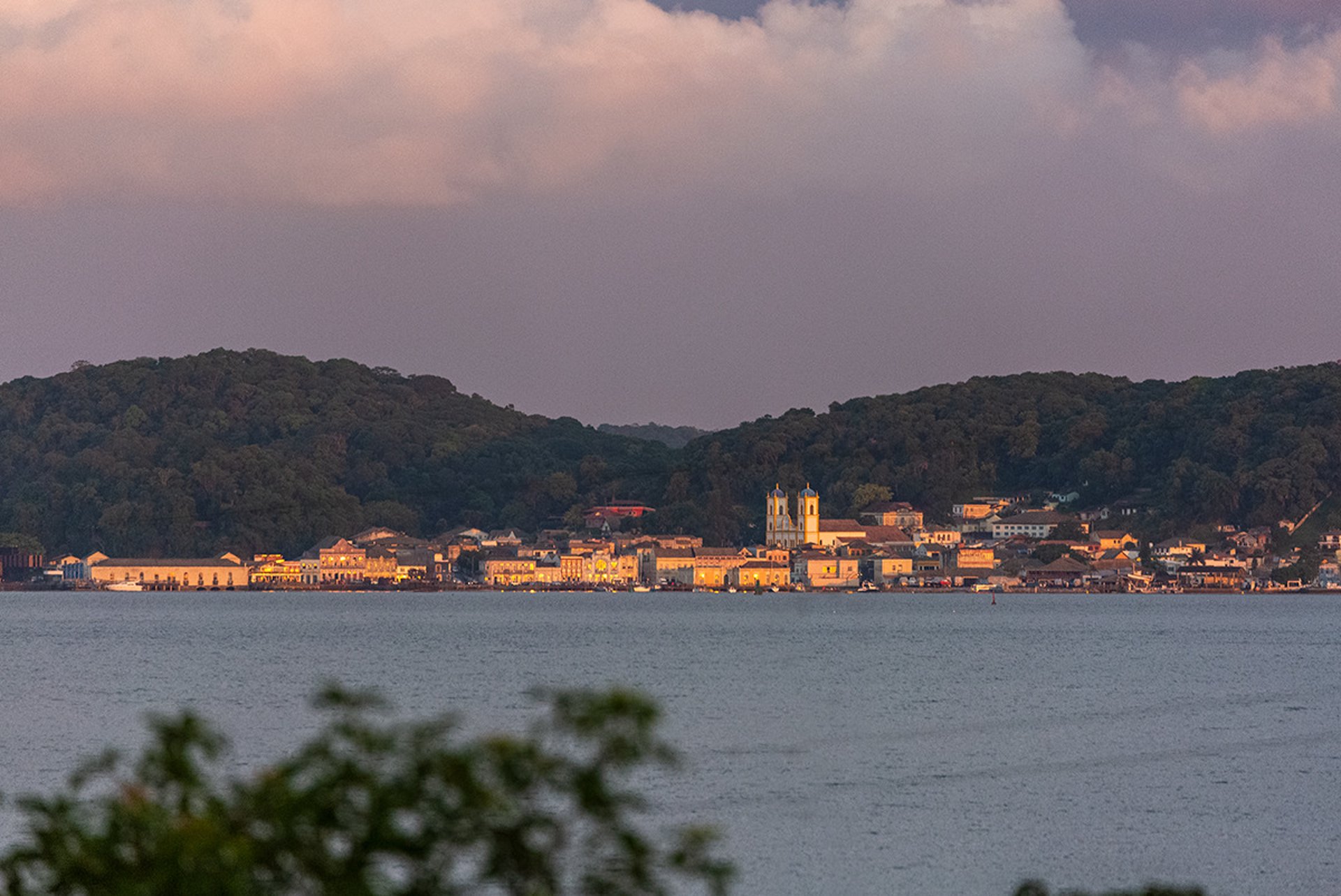 black and brown leather padded tub sofa