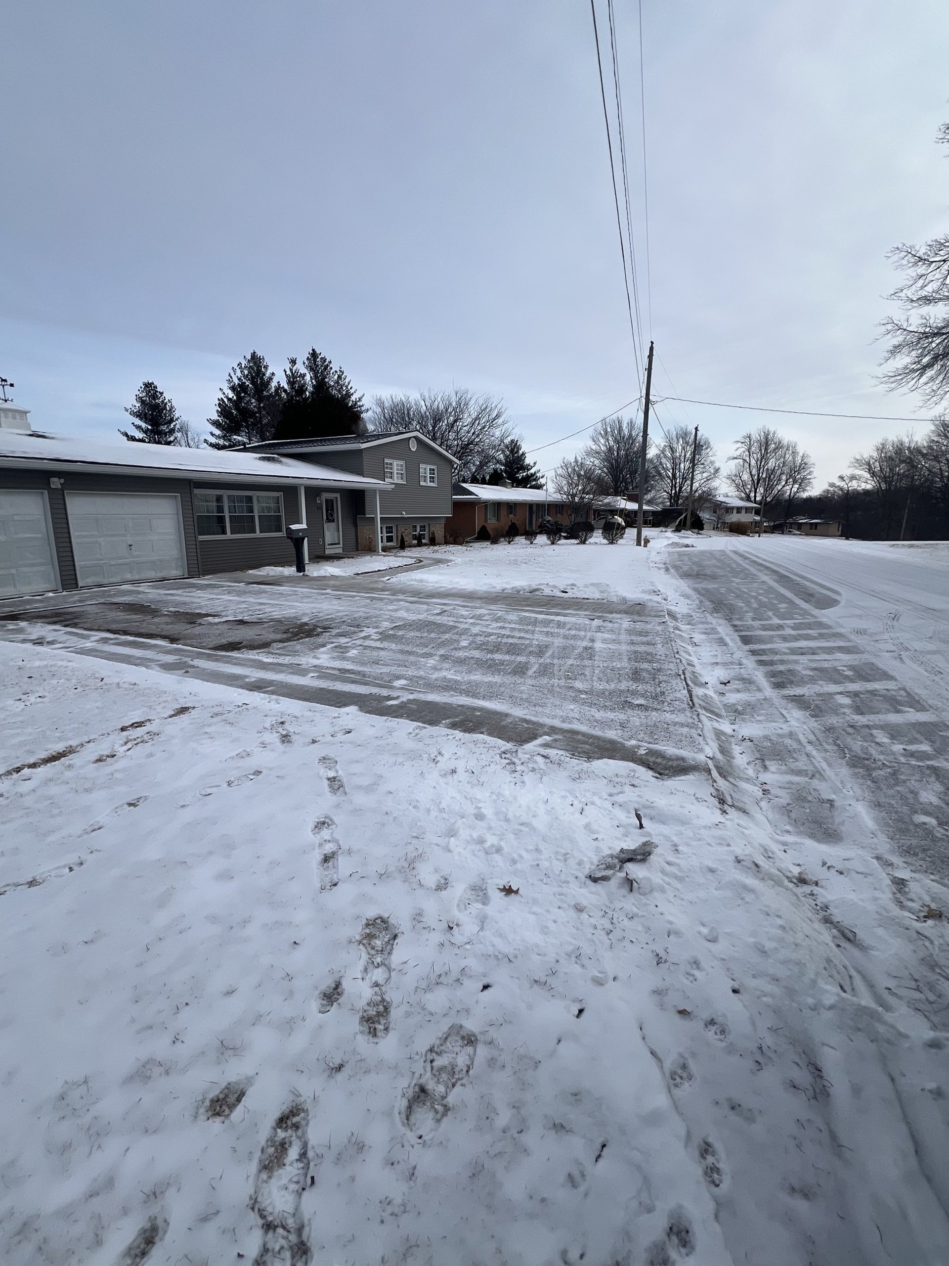 snow-plowed-driveway.jpg
