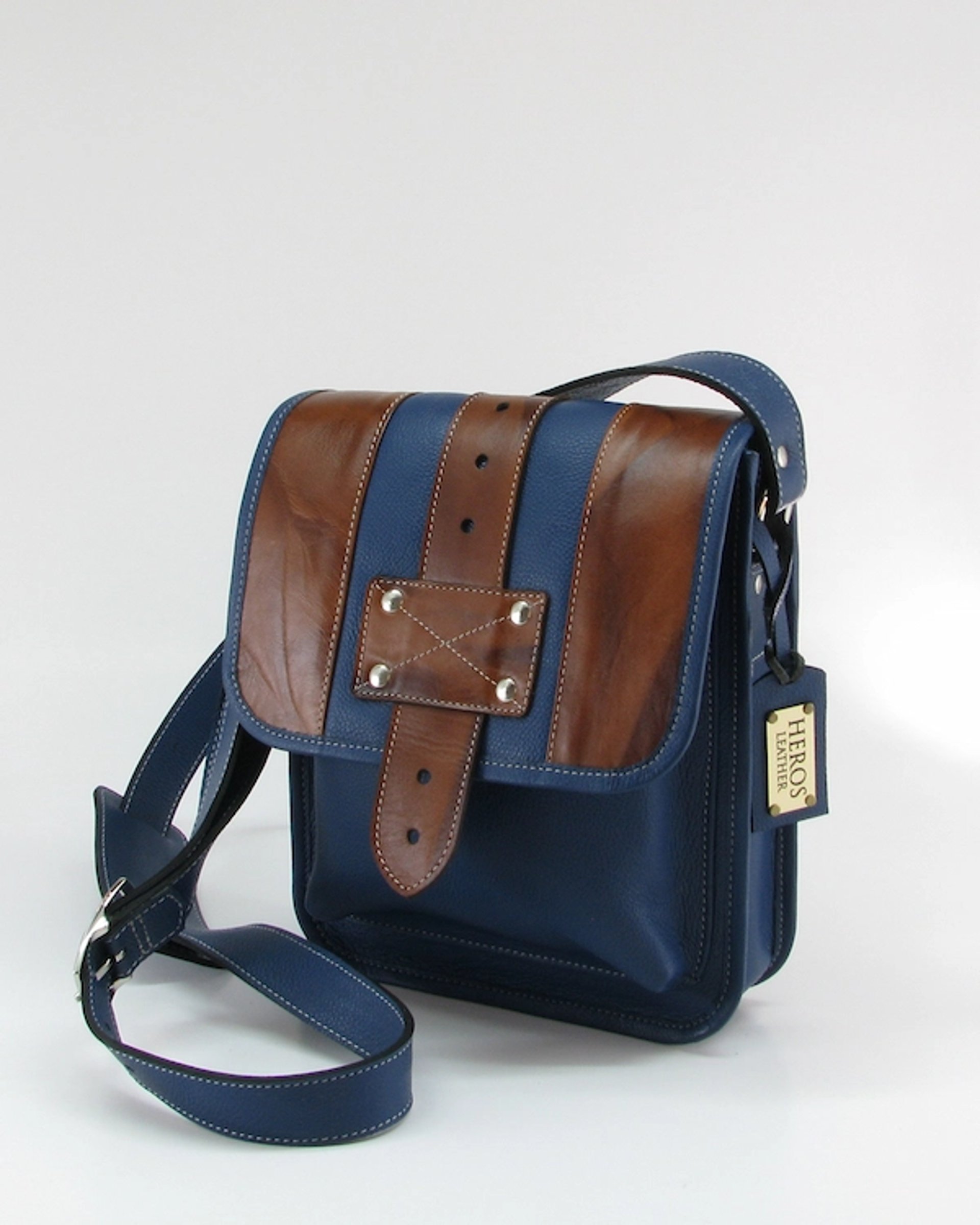 Estuche de viaje en cuero varios colores por Heros Leather