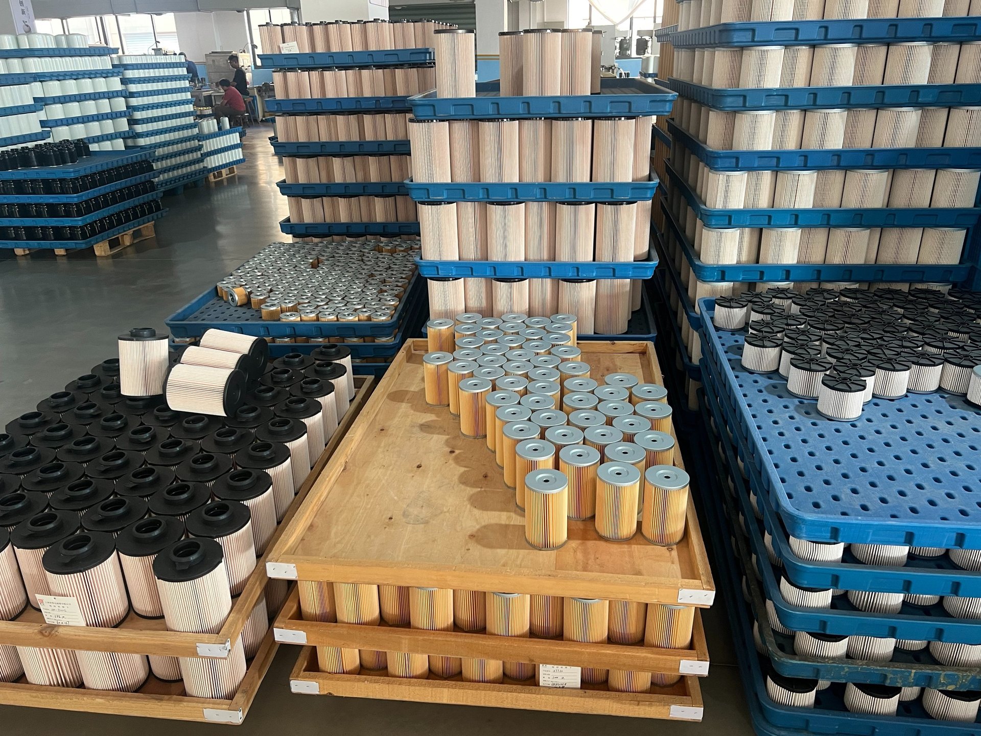 gray computer monitor