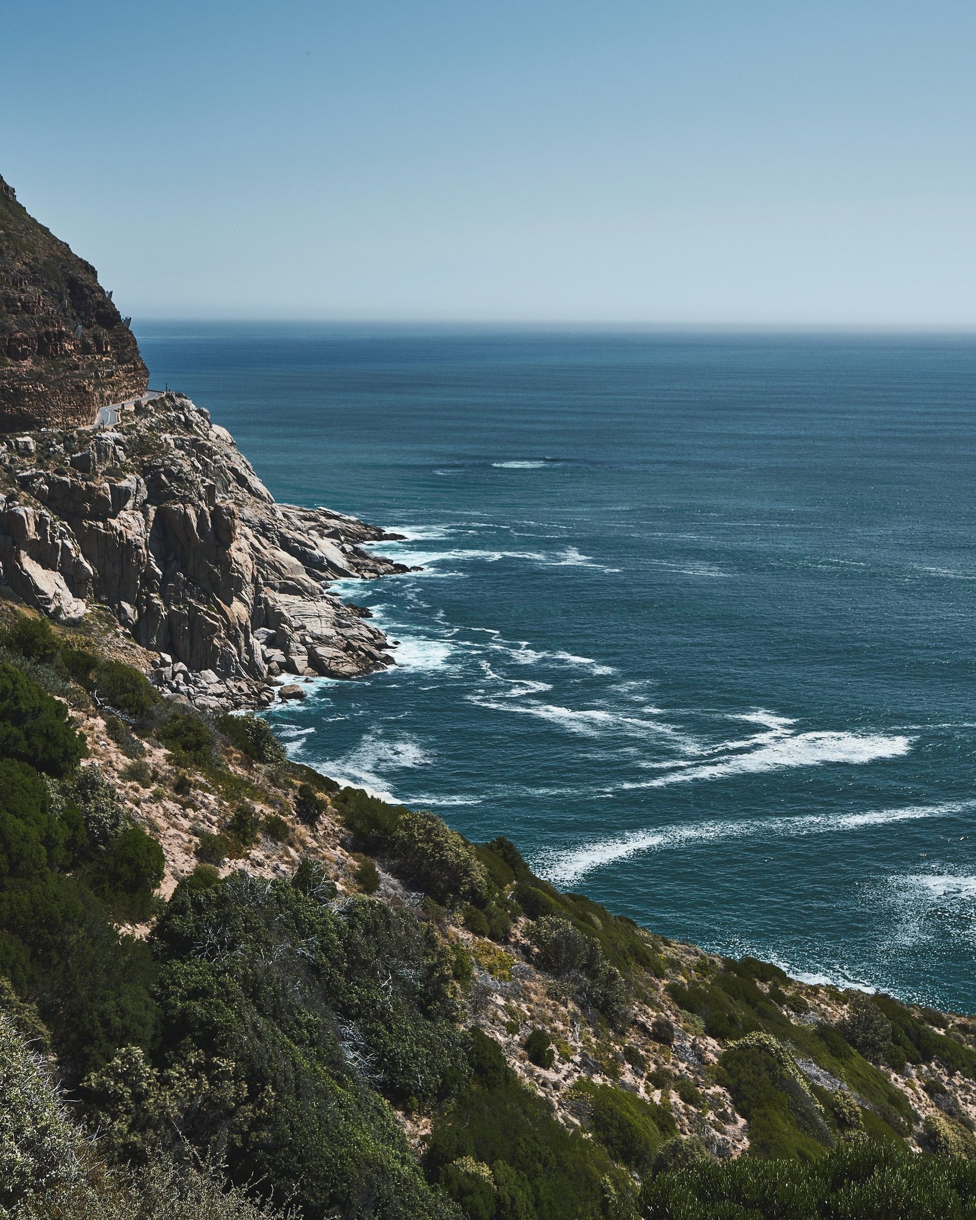 black and white bed linen