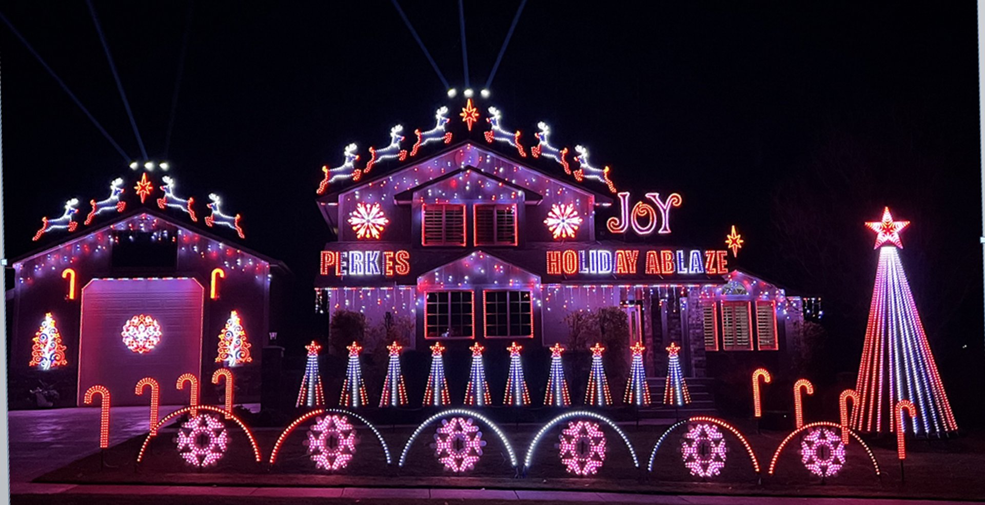 gray computer monitor