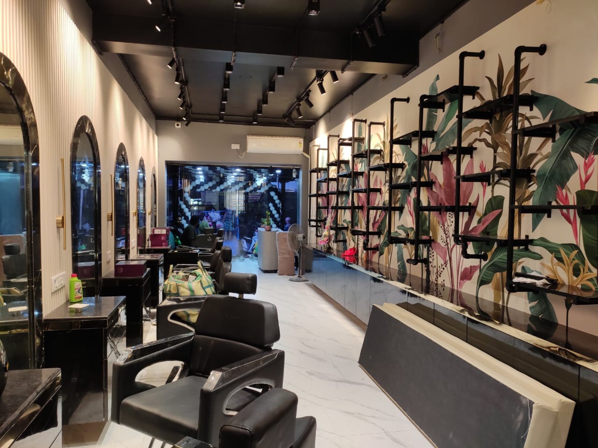 black and white bed linen