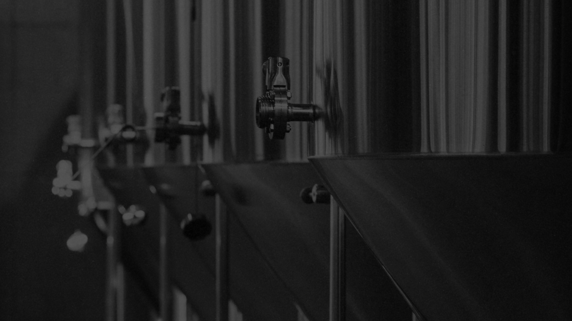 black and white bed linen