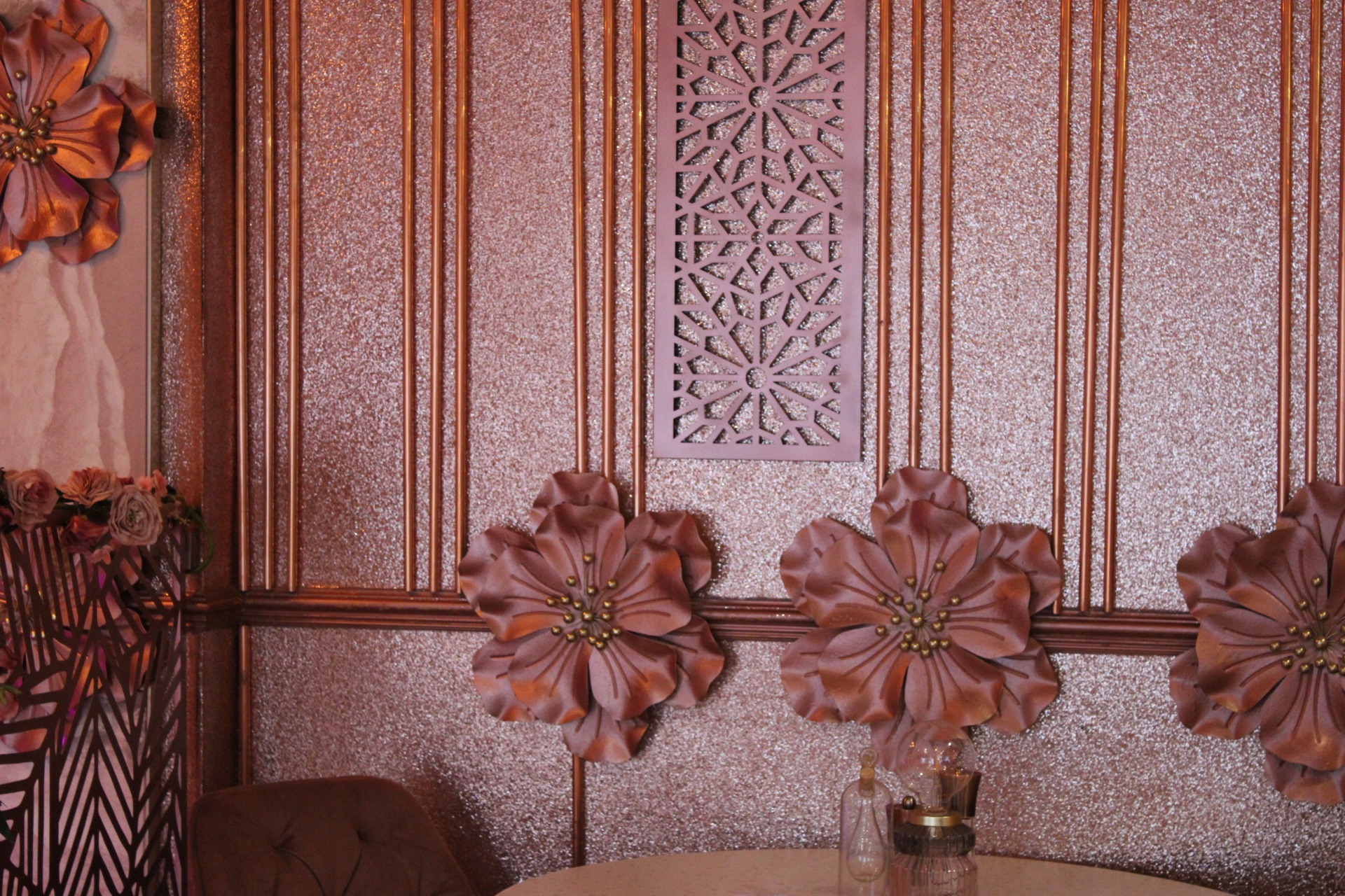man in black t-shirt holding stainless steel bowl