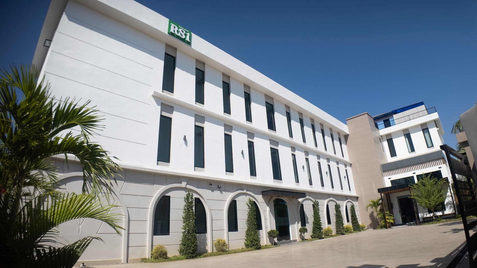black and brown leather padded tub sofa