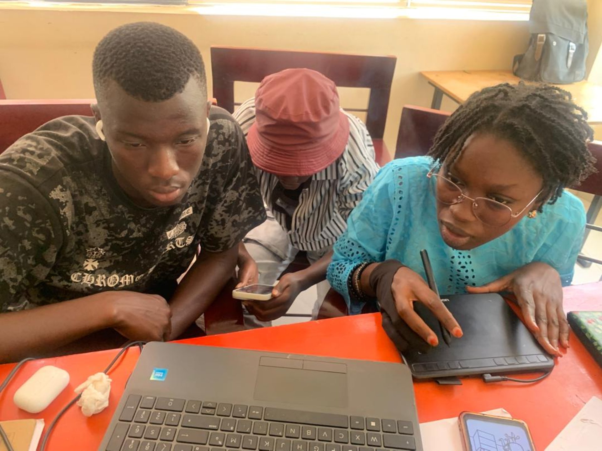 black and white bed linen