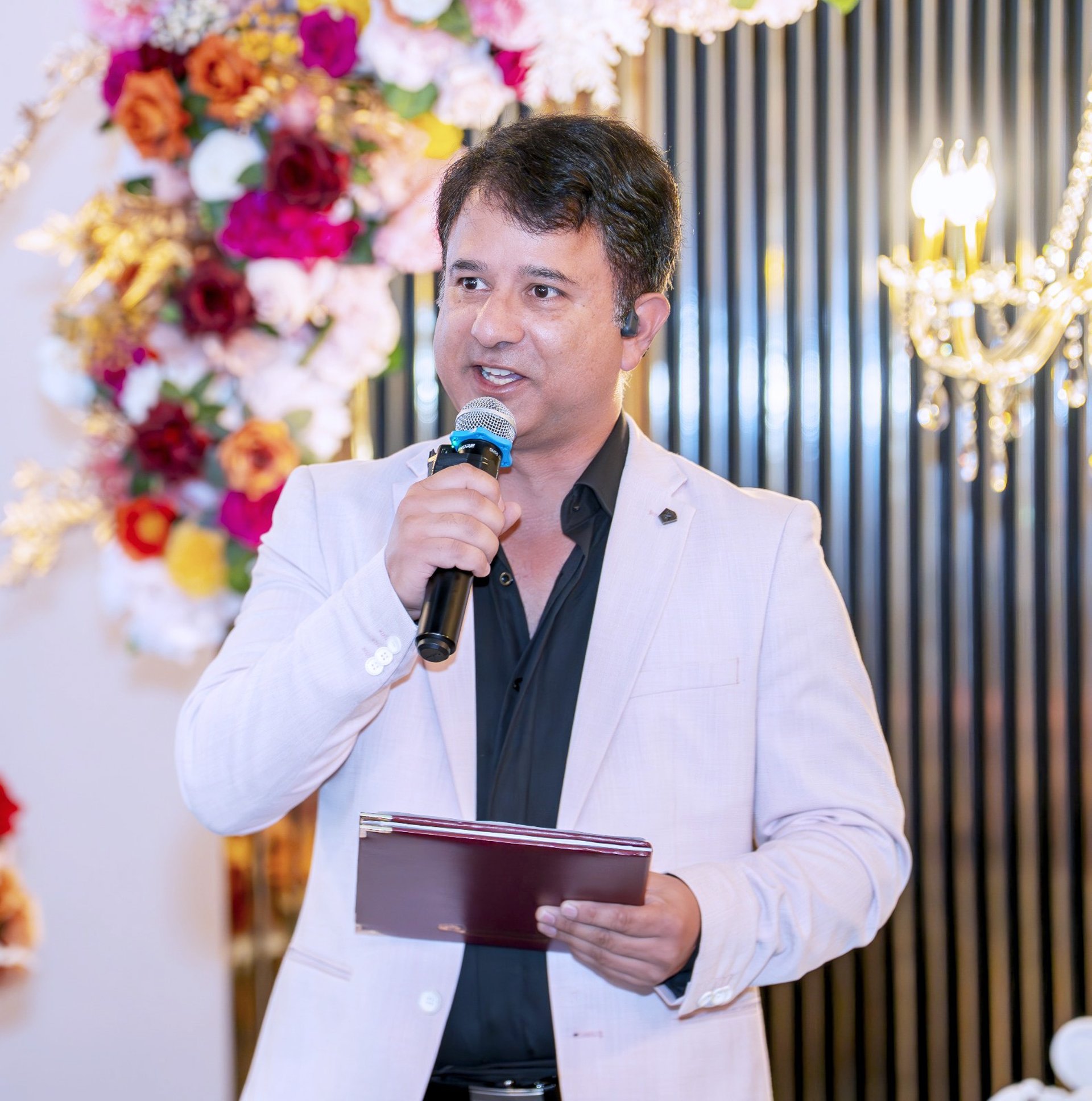 black and brown leather padded tub sofa