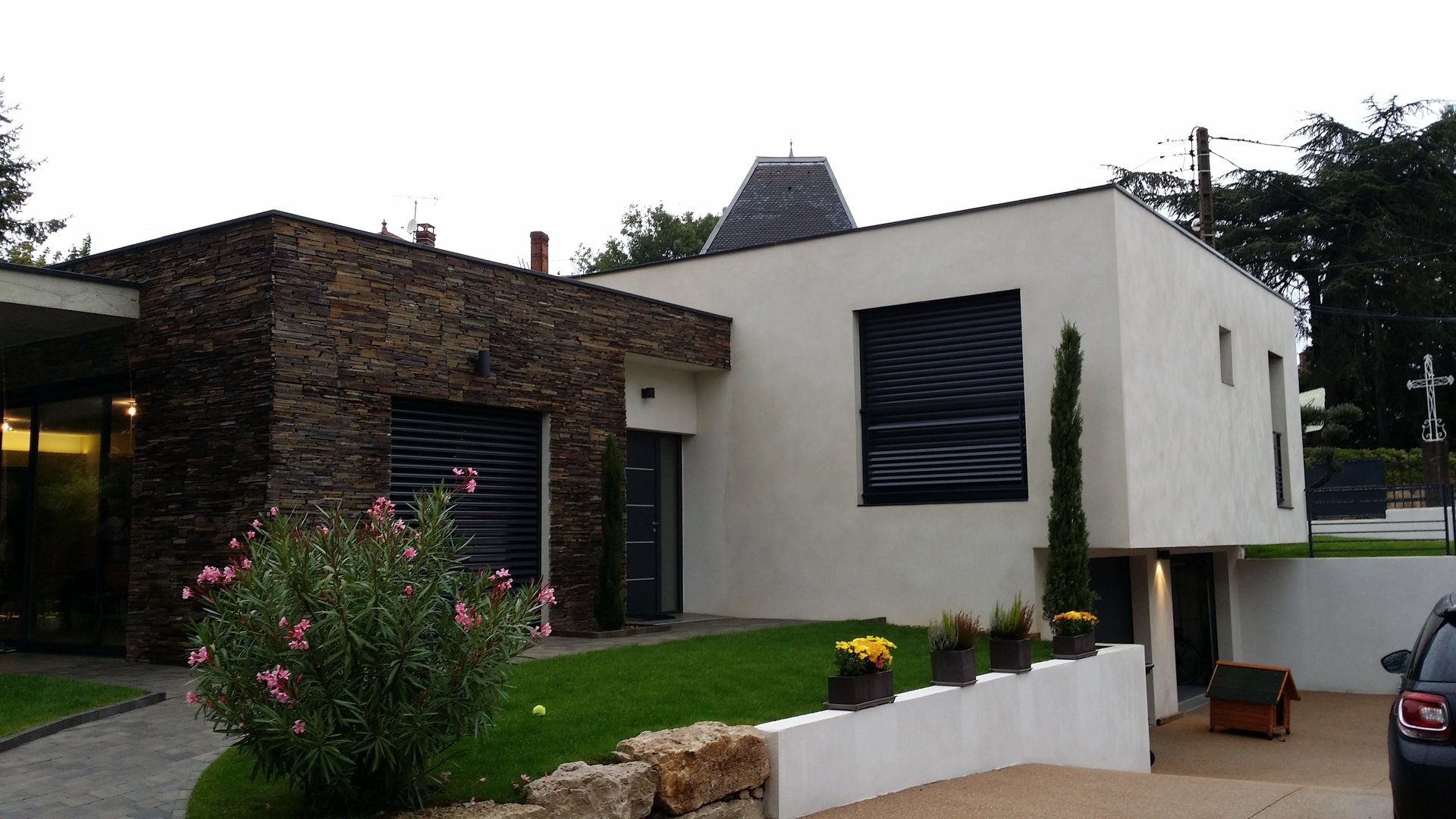 black and white bed linen