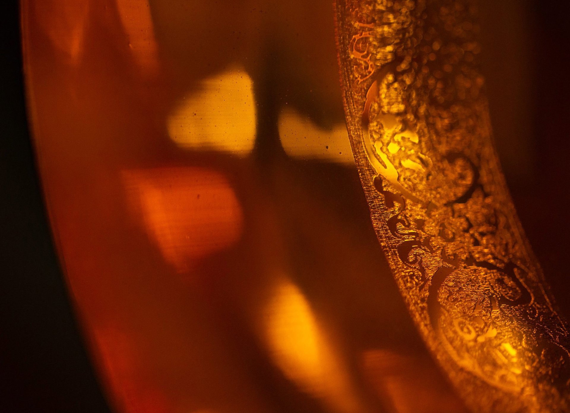 yellow round plastic round table