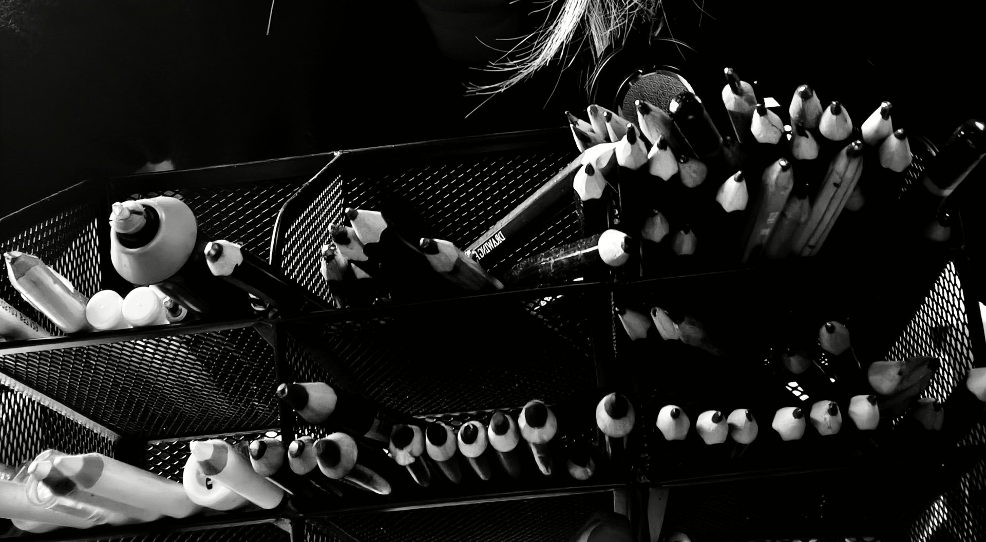 black and white bed linen