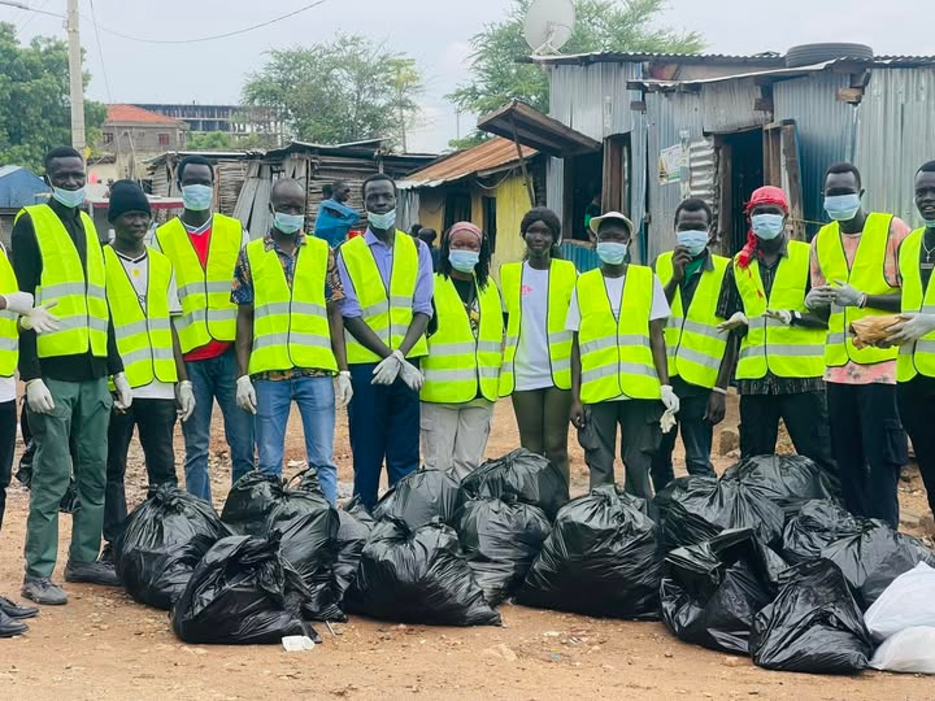 gray computer monitor