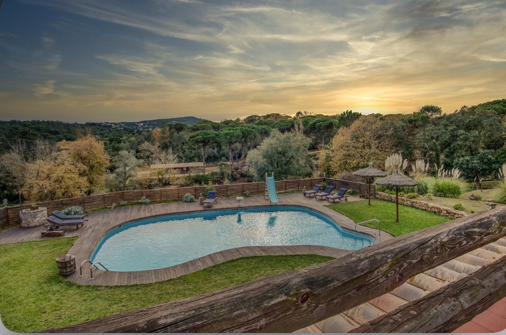 black and white bed linen