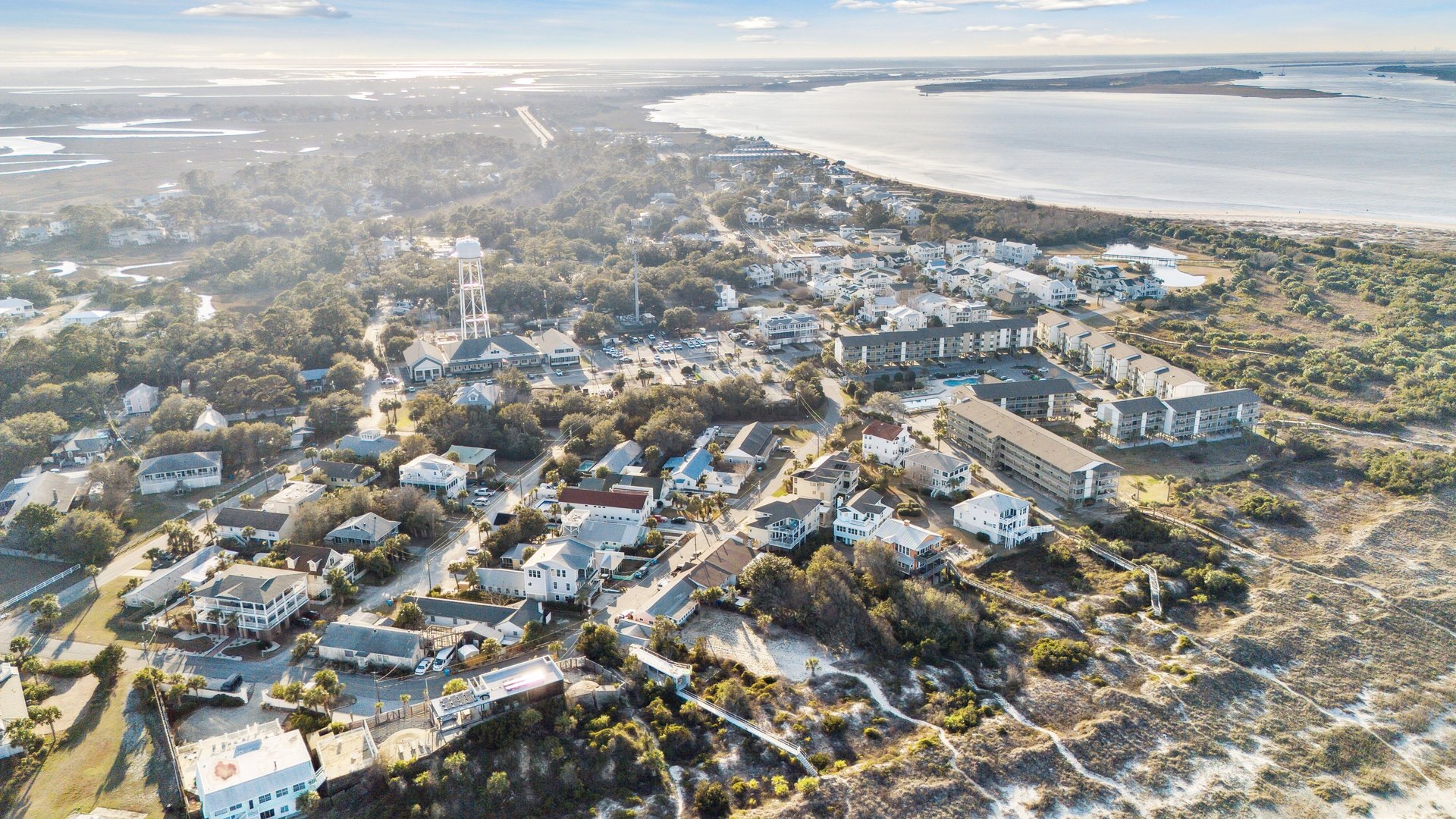 gray computer monitor