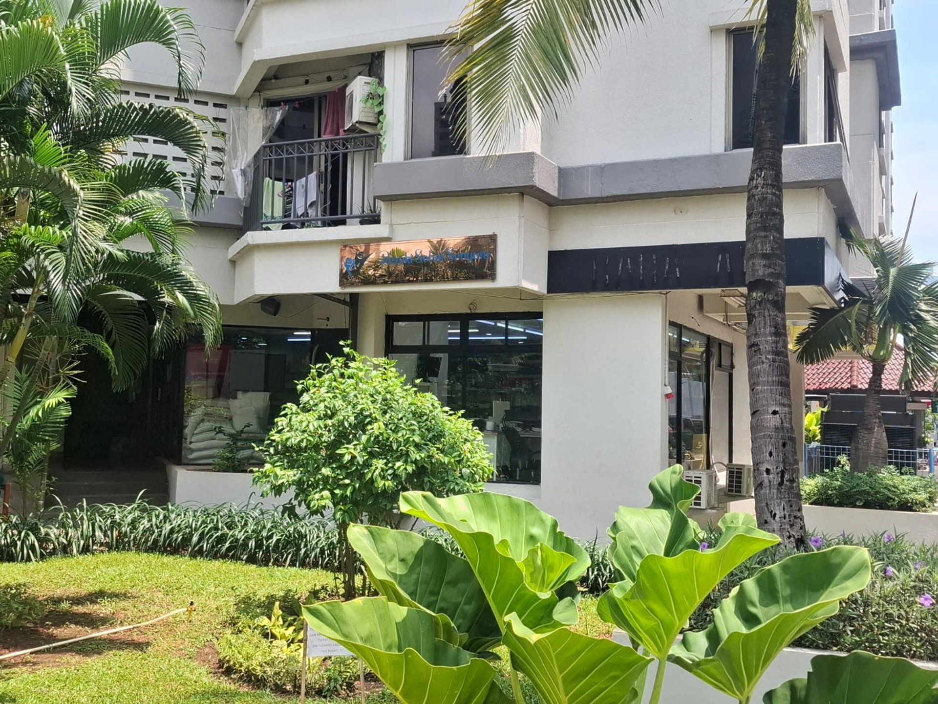 black and brown leather padded tub sofa