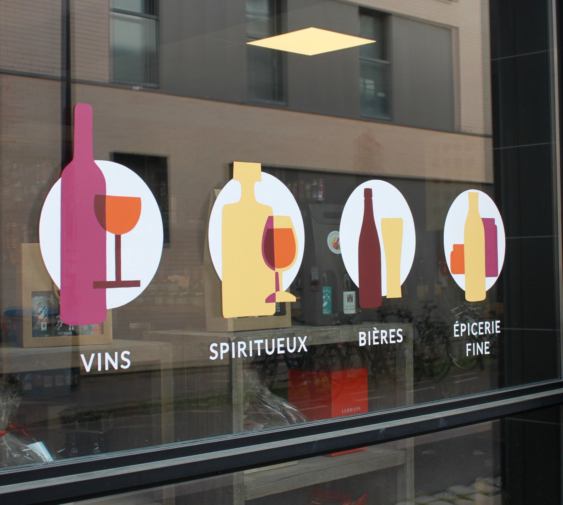 black and white bed linen