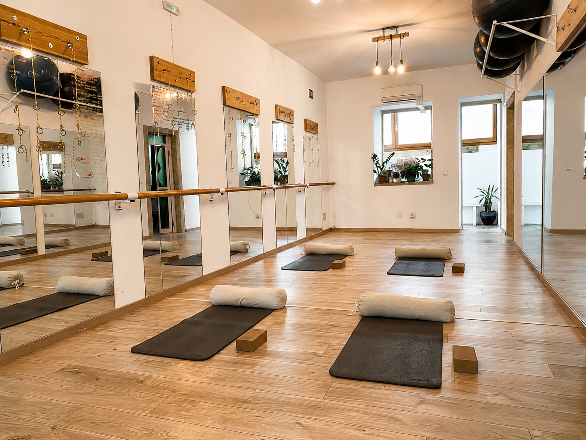 Te enseño a llevar tu práctica de asanas a un nivel autónomo, con seguridad, aprenderás sobre respiración consciente y a expl