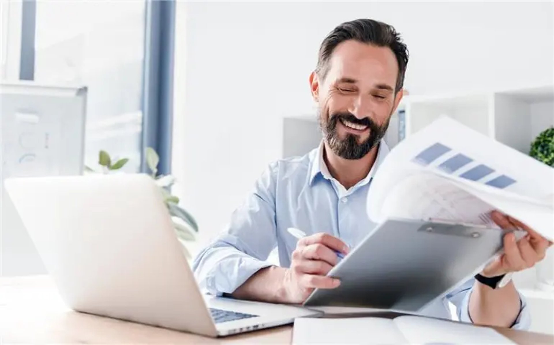 gray computer monitor